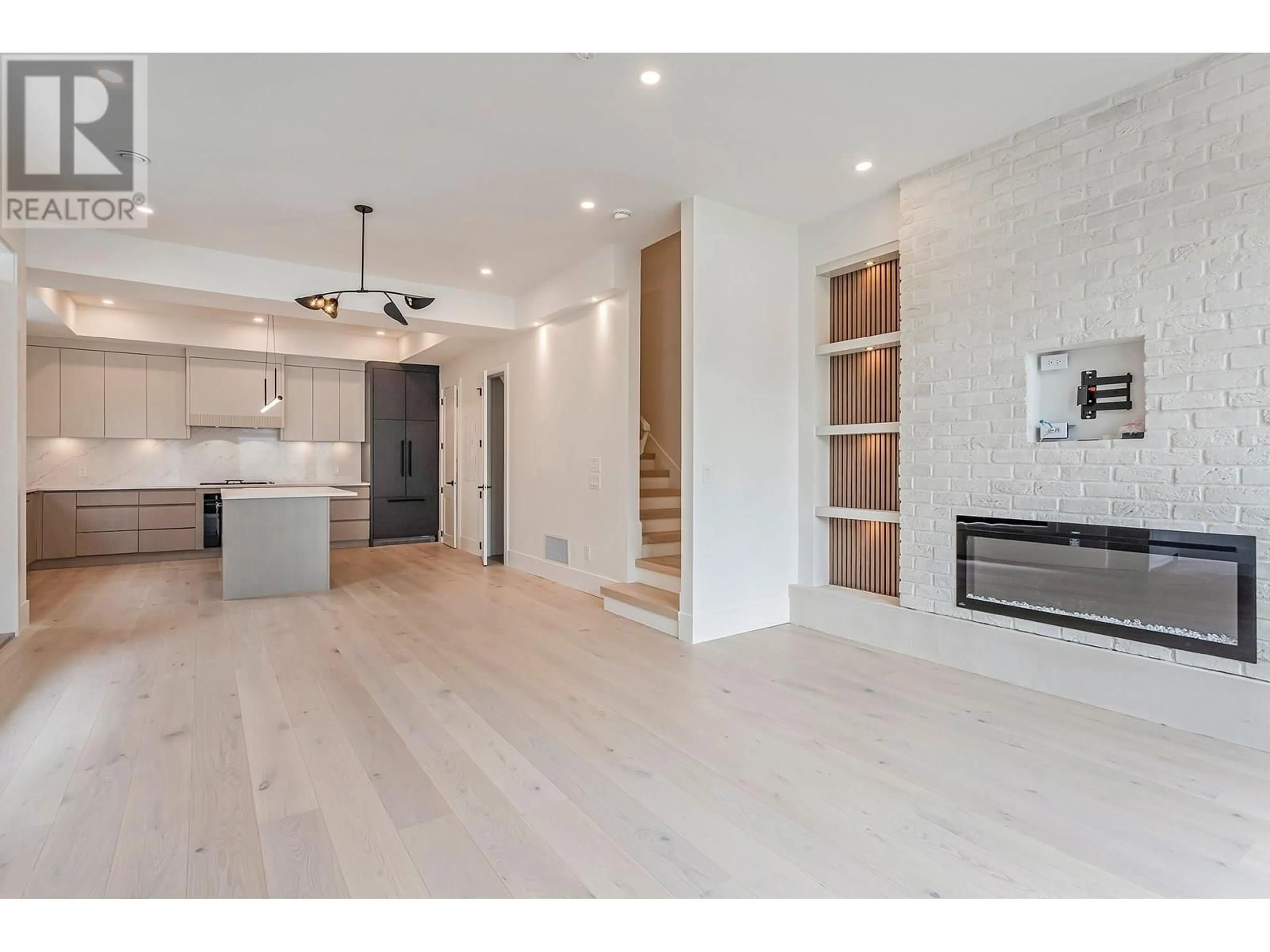 Open concept kitchen, wood/laminate floor for 102 - 1038 DELESTRE AVENUE, Coquitlam British Columbia V3K2H2