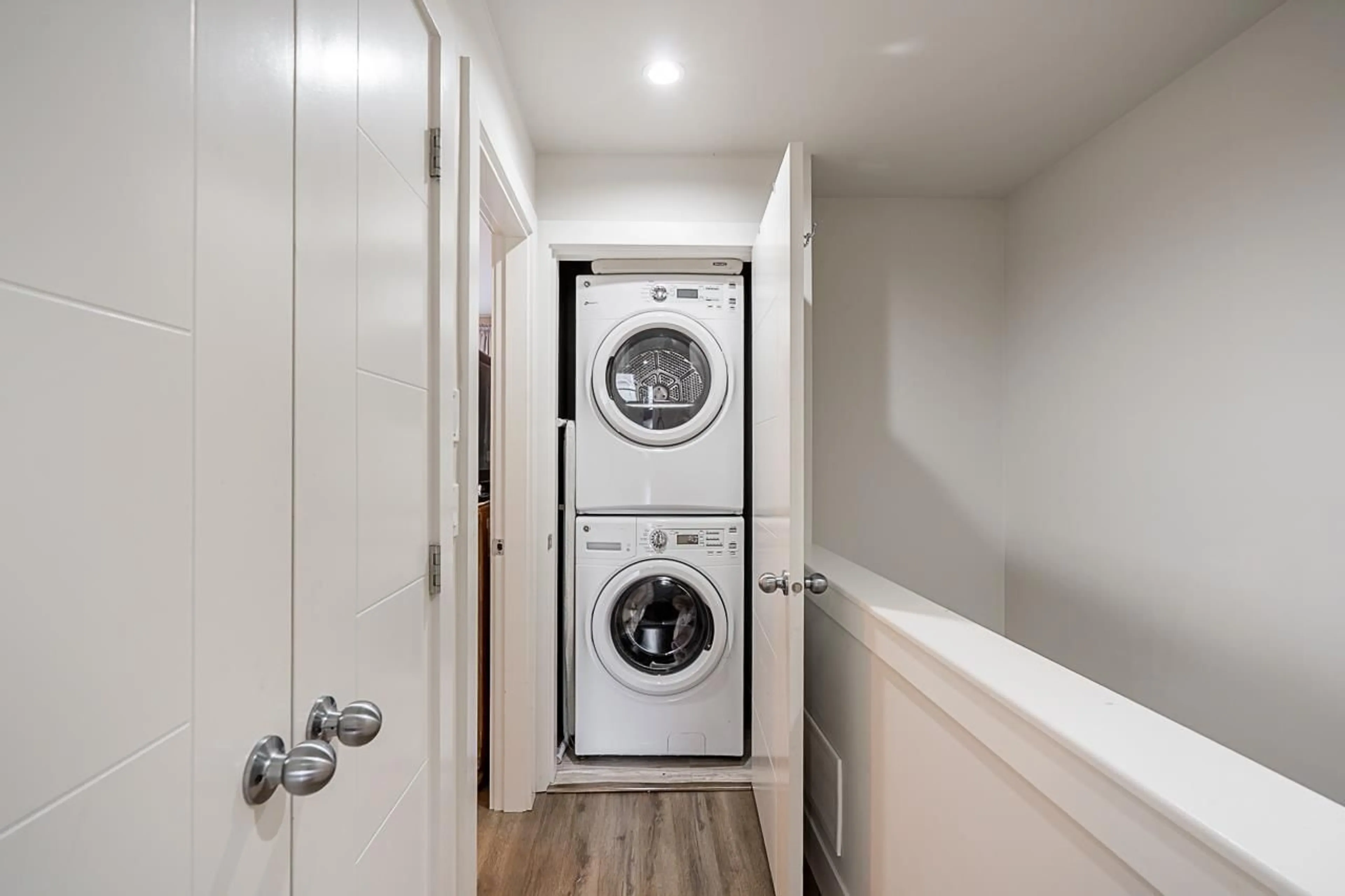 Laundry room for 37 - 19239 70, Surrey British Columbia V4N6S8