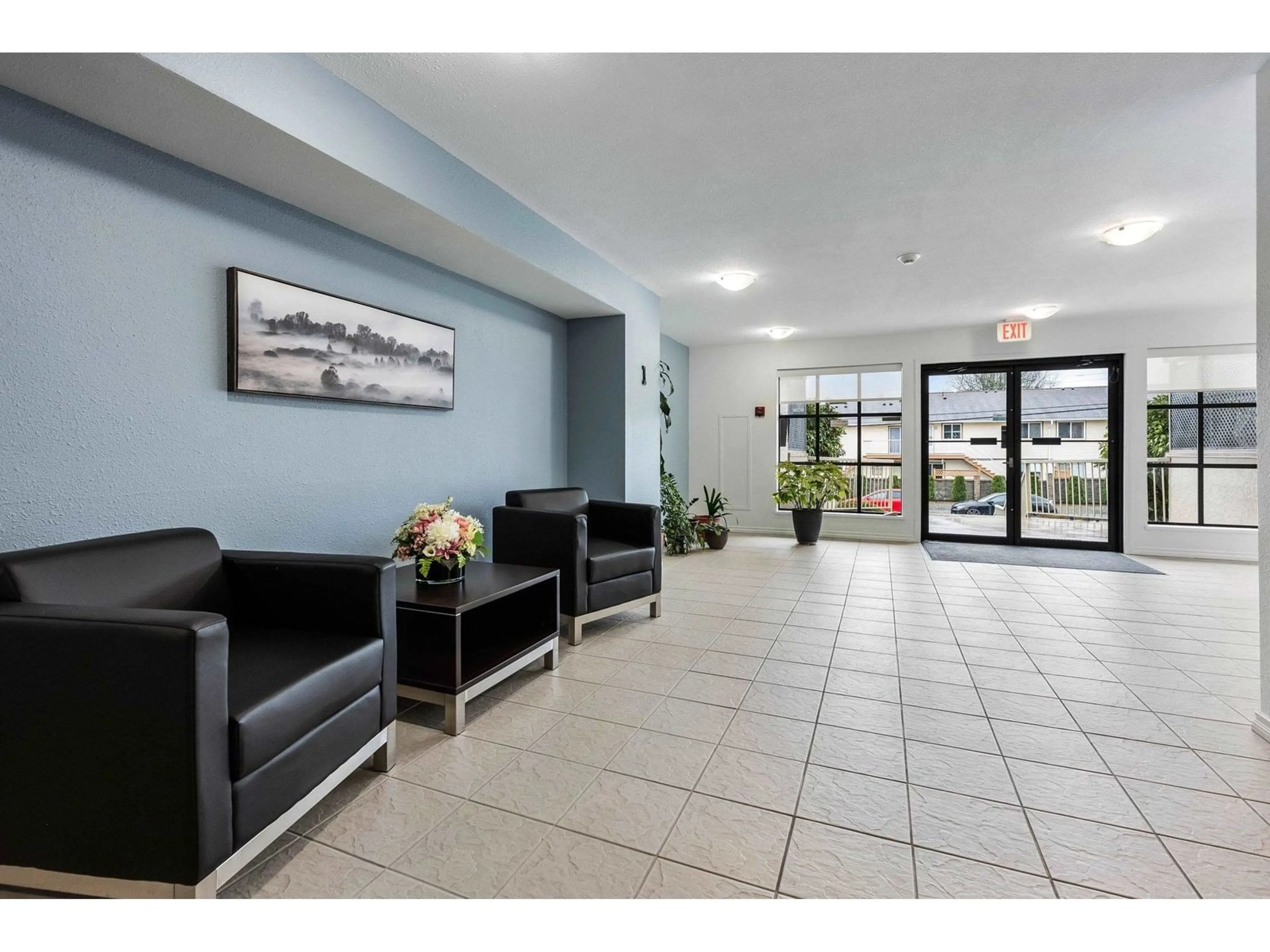 Indoor foyer for 202 - 33233 BOURQUIN, Abbotsford British Columbia V2S1Y2