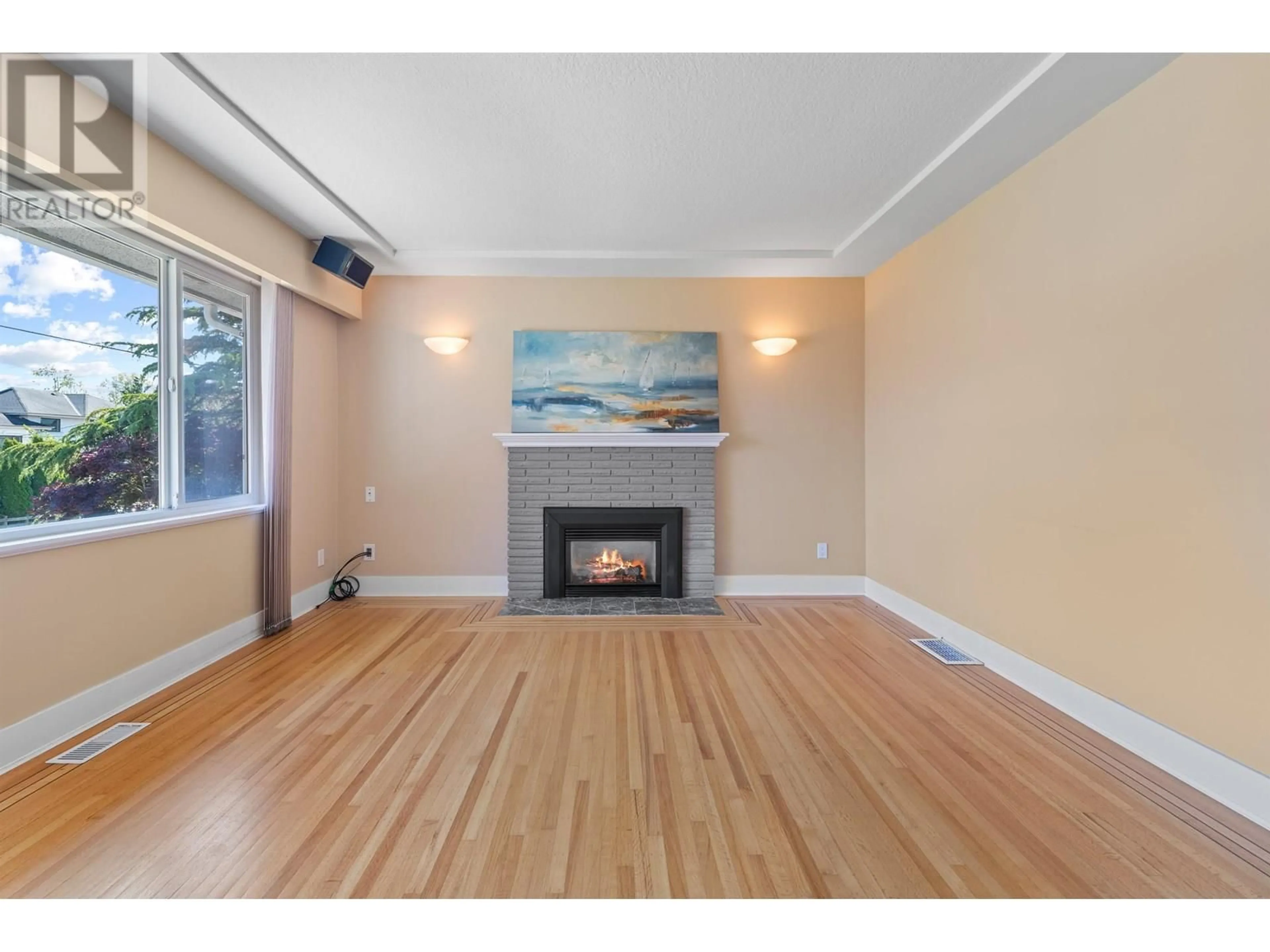 Living room with furniture, wood/laminate floor for 3611 BARMOND AVENUE, Richmond British Columbia V7E1A4