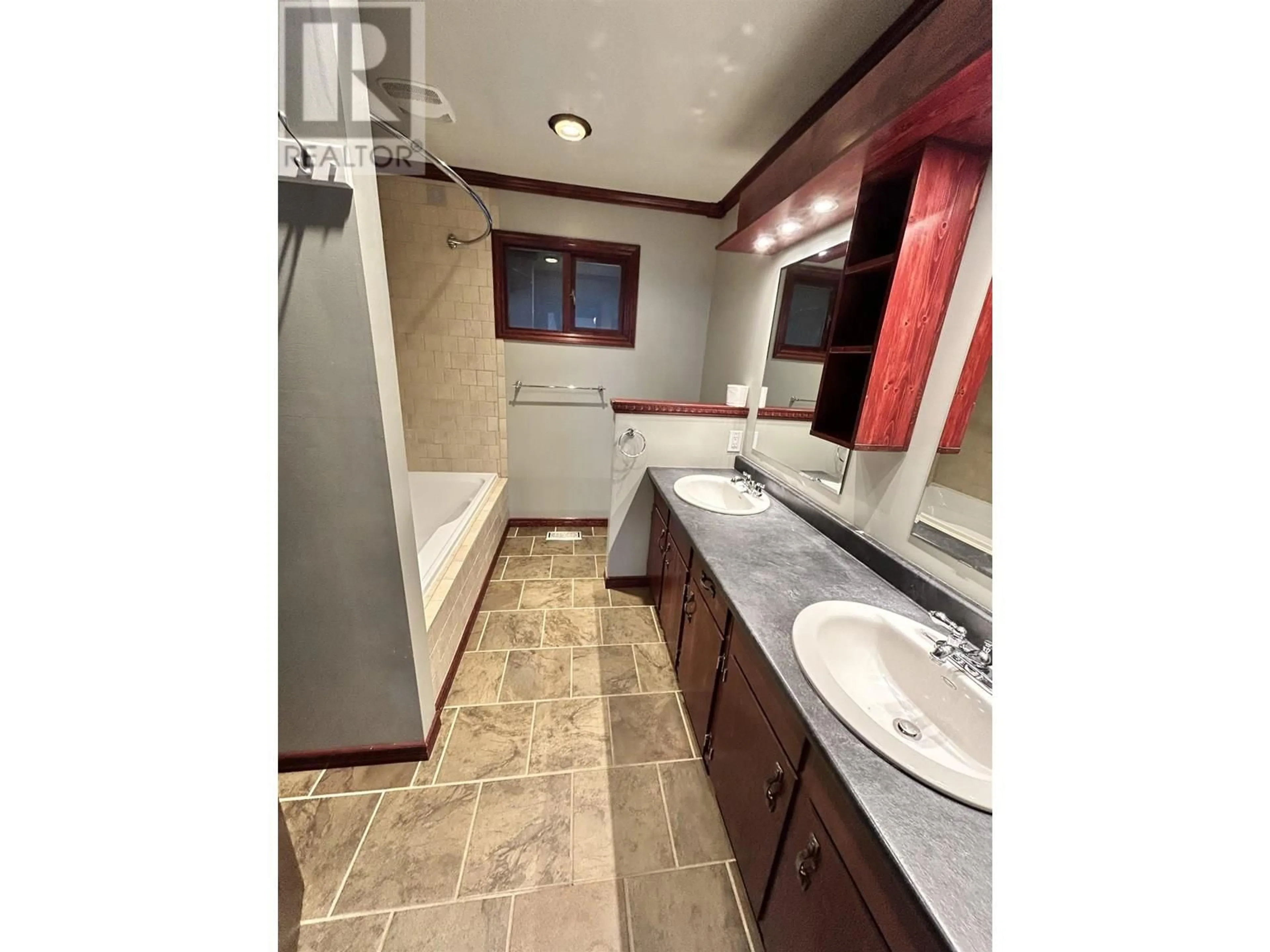 Unknown for 7974 LOYOLA CRESCENT, Prince George British Columbia V2N3V4