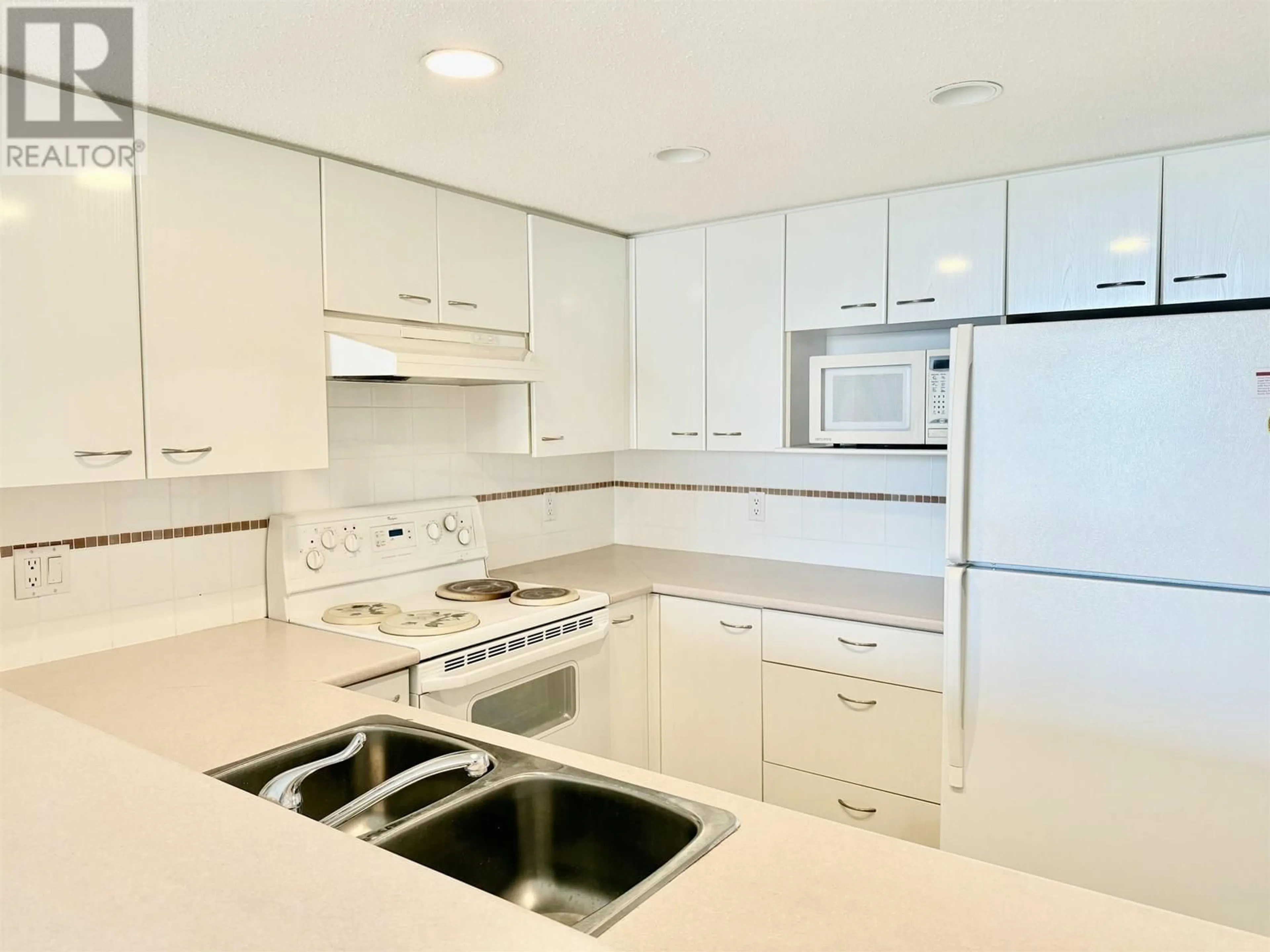 Standard kitchen, ceramic/tile floor for 1305 - 4425 HALIFAX STREET, Burnaby British Columbia V5C6P2