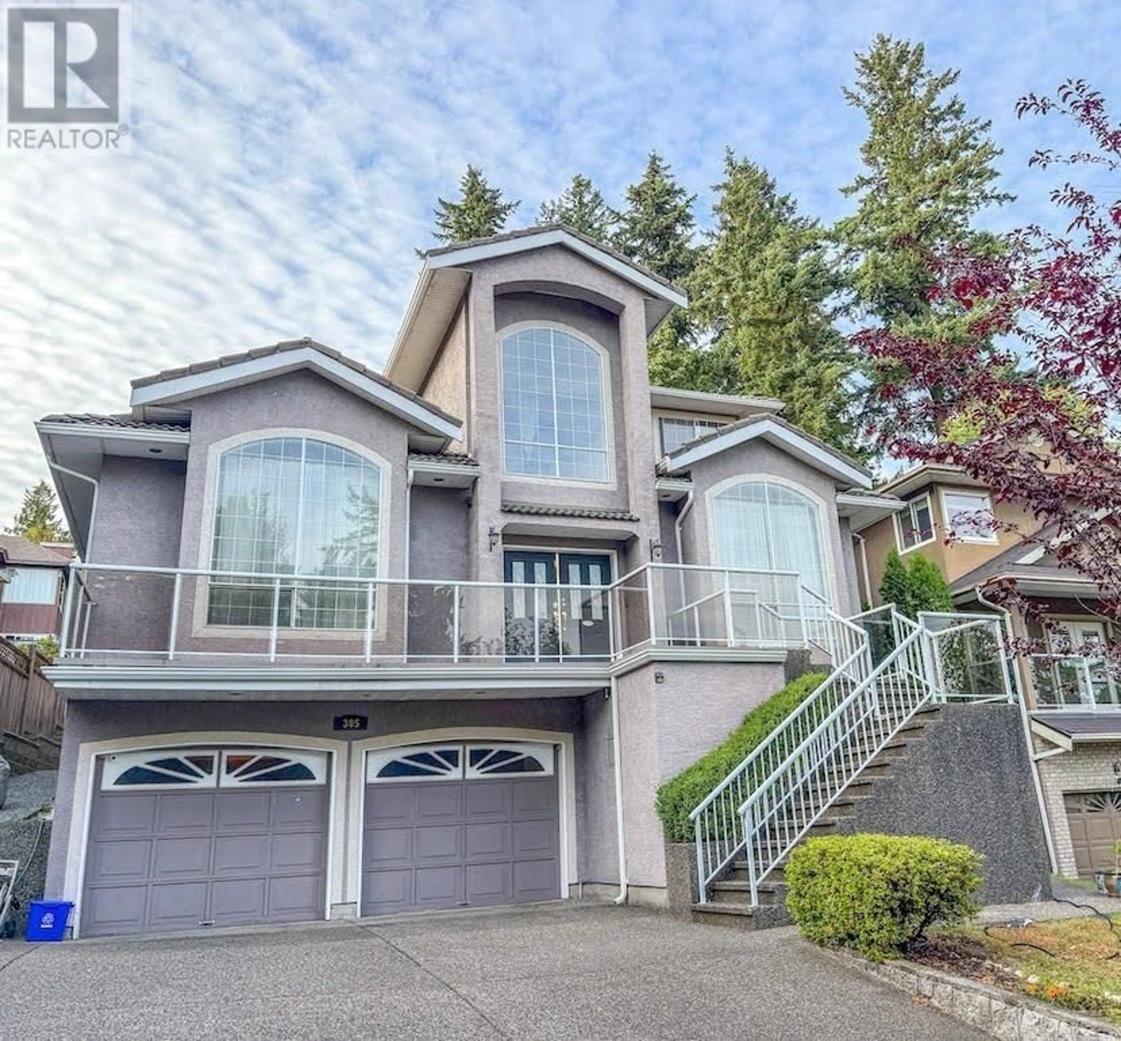 Home with vinyl exterior material, street for 305 SORRENTO PLACE, Coquitlam British Columbia V3K6P4