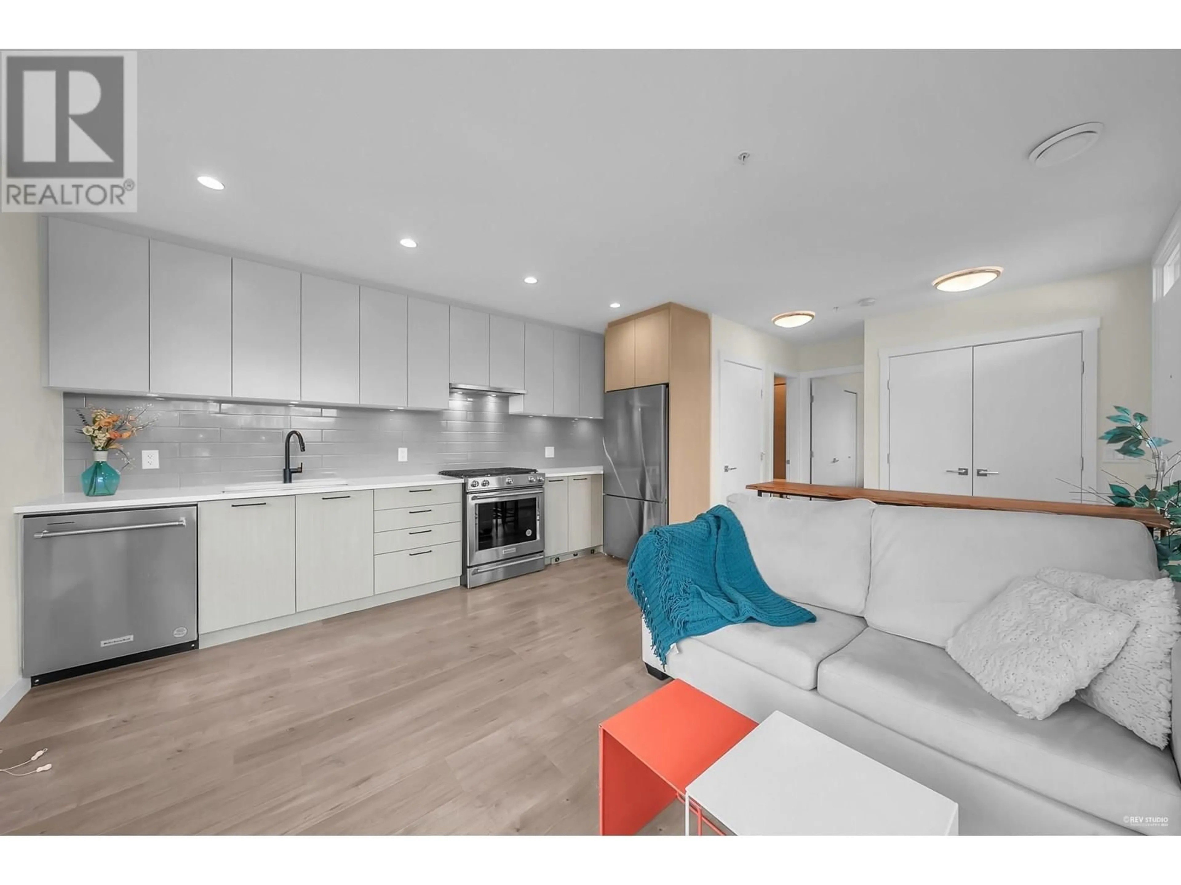 Open concept kitchen, wood/laminate floor for 124 - 708 LEA AVENUE, Coquitlam British Columbia V3J4H5