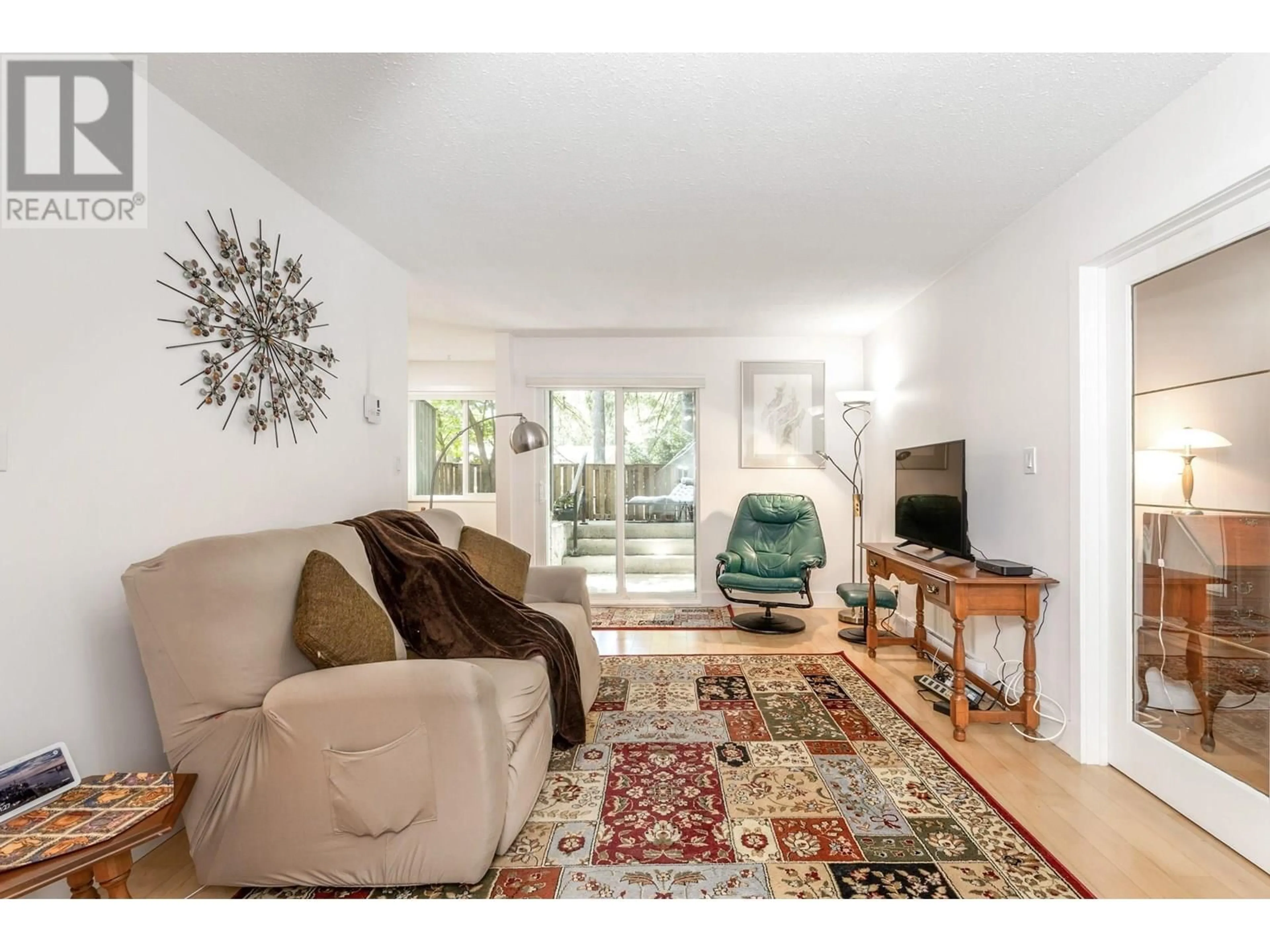 Living room with furniture, unknown for 17 - 1240 FALCON DRIVE, Coquitlam British Columbia V3E2B4
