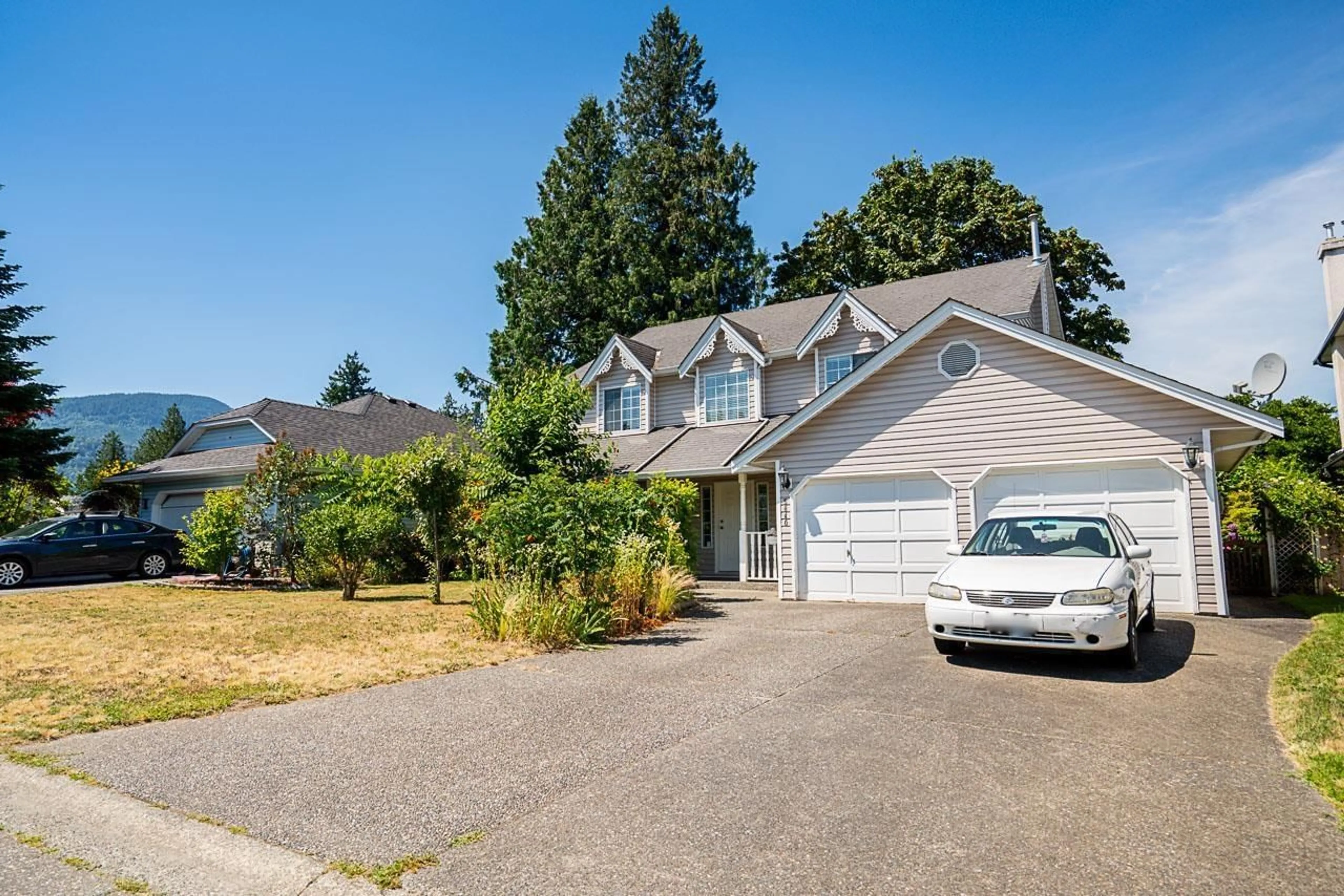 Home with vinyl exterior material, street for 5840 ELSWICK PLACE, Chilliwack British Columbia V2R3B8