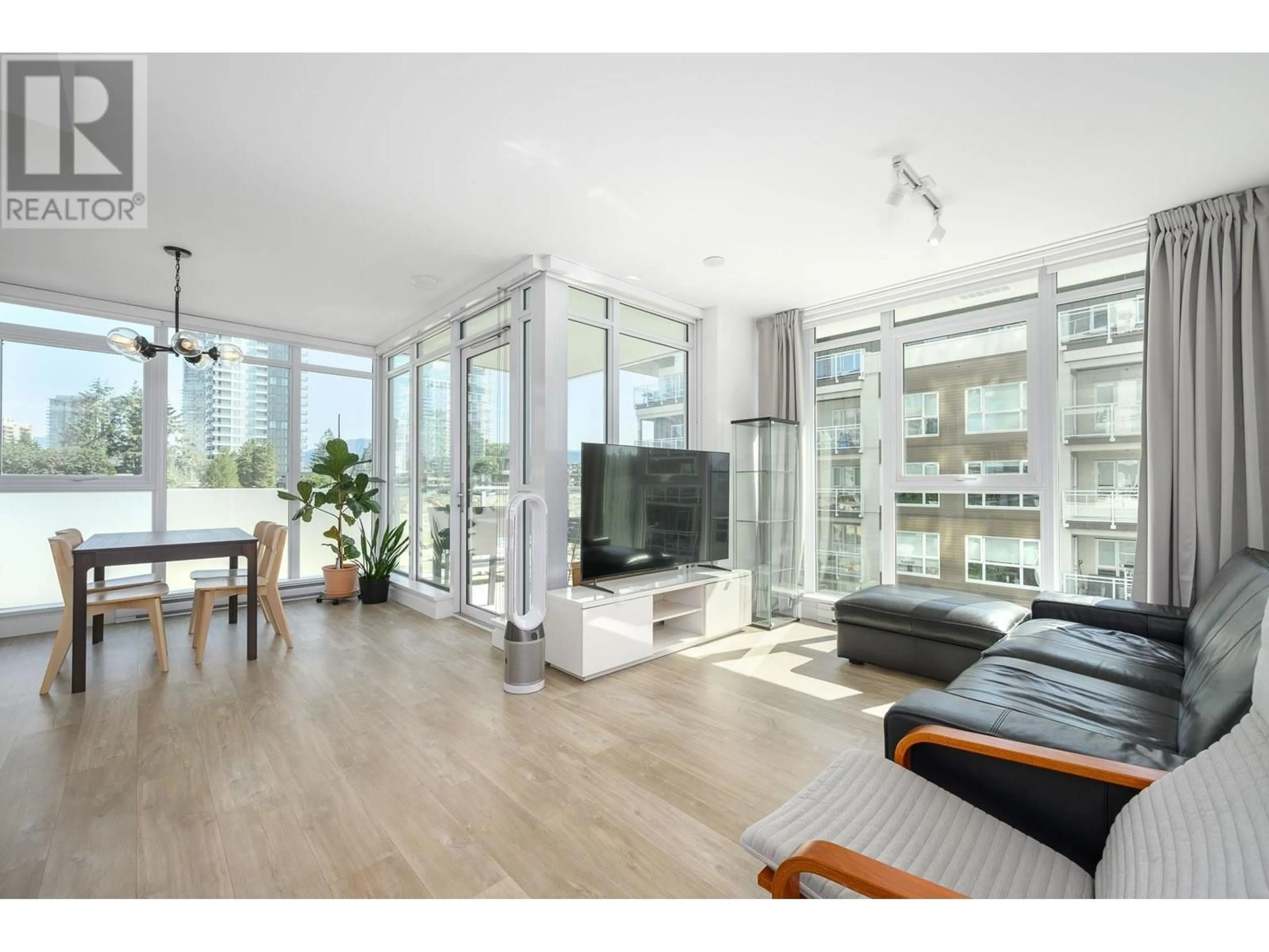 Living room with furniture, unknown for 407 - 525 FOSTER AVENUE, Coquitlam British Columbia V3J0H6