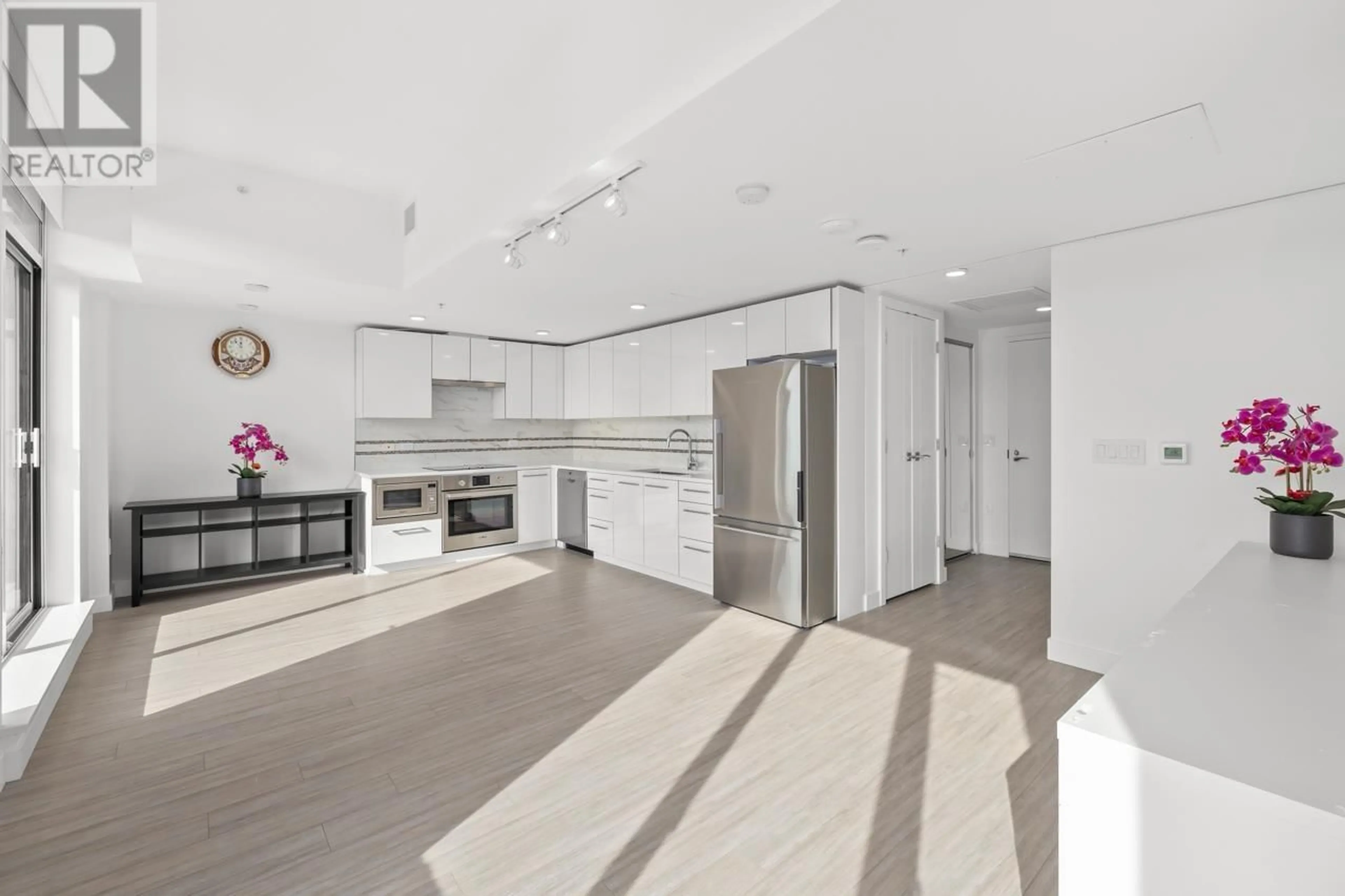 Open concept kitchen, unknown for 578 - 438 KING EDWARD AVENUE, Vancouver British Columbia V5Y0M5