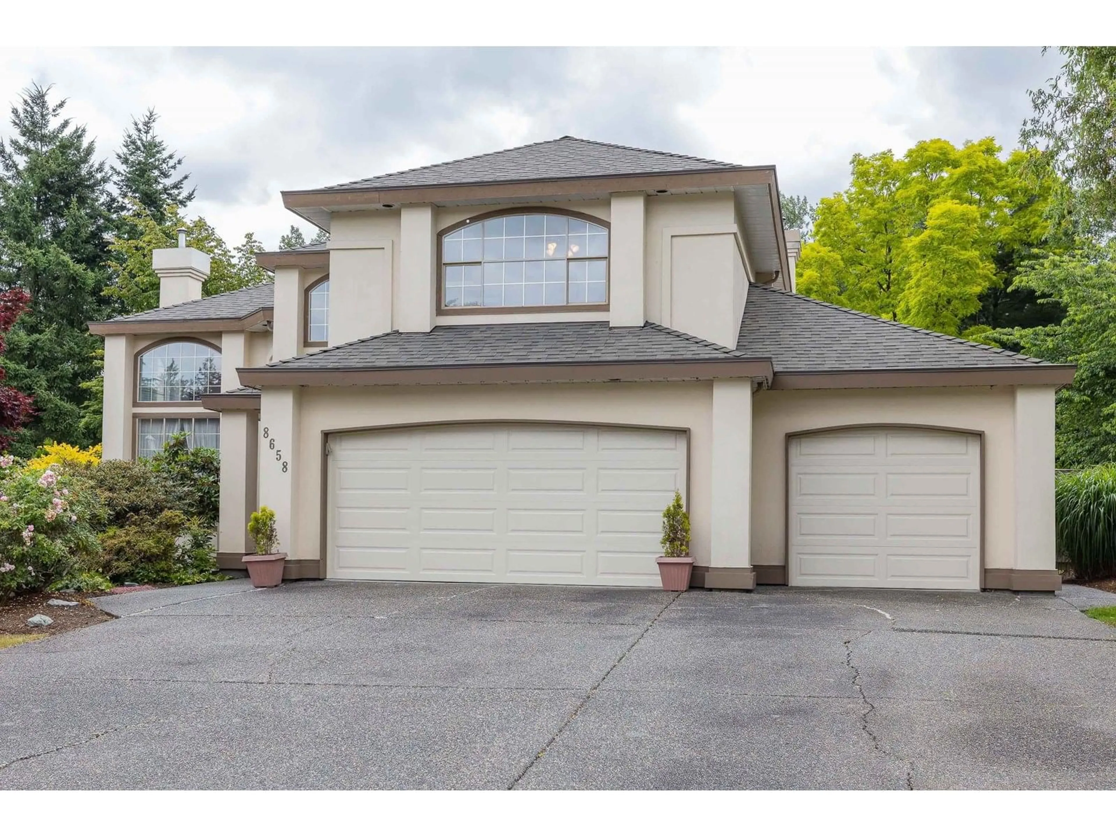 Unknown for 8658 165A, Surrey British Columbia V4N3G7