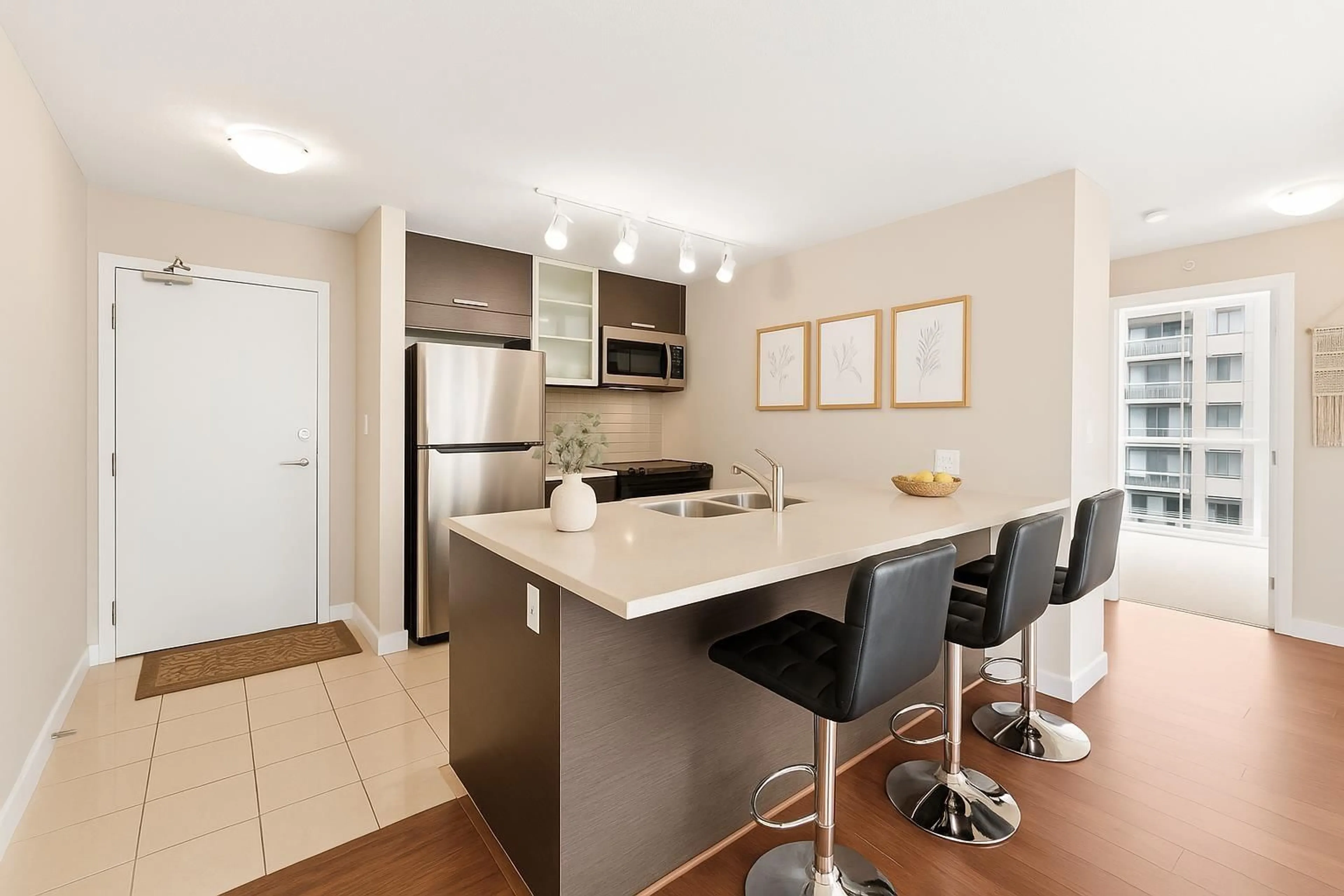 Standard kitchen, unknown for 2402 - 9981 WHALLEY, Surrey British Columbia V3T0G6