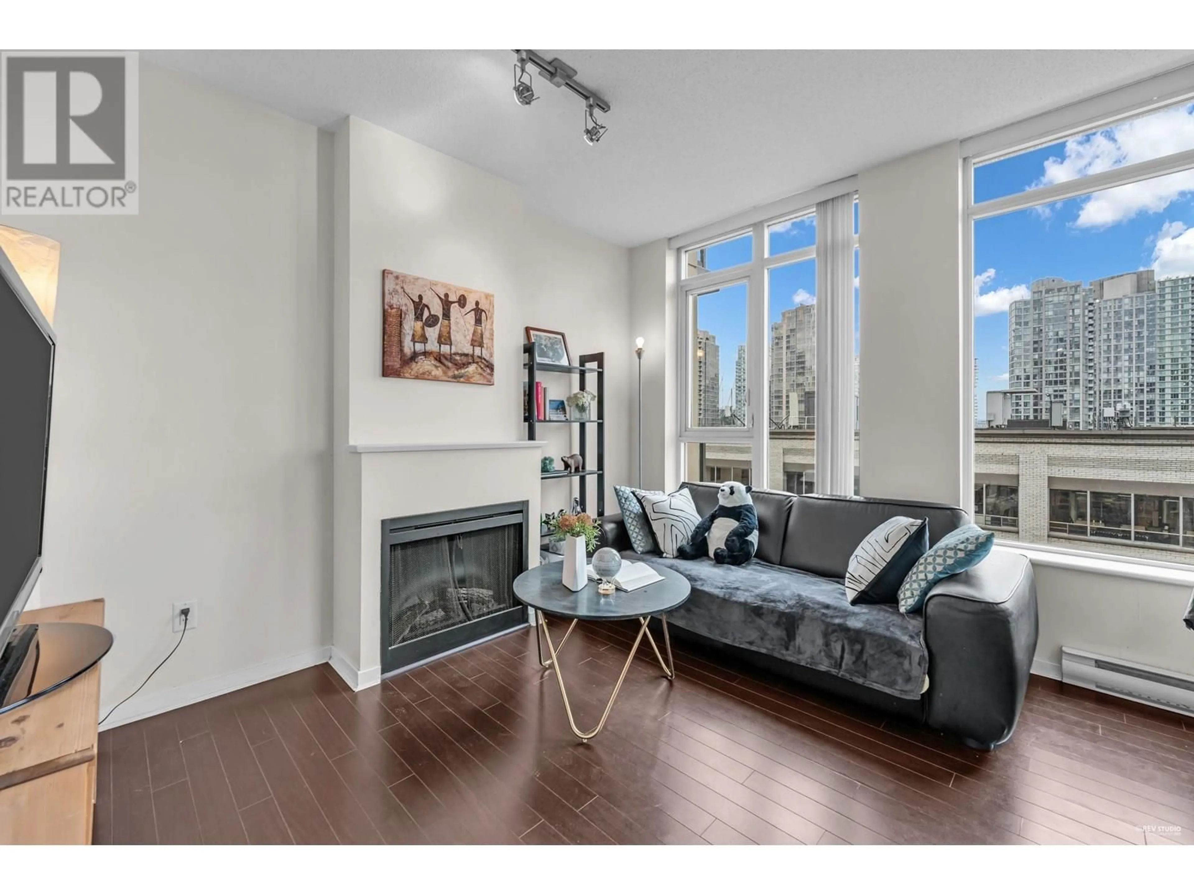 Living room with furniture, unknown for 606 - 1001 HOMER STREET, Vancouver British Columbia V6B1M9