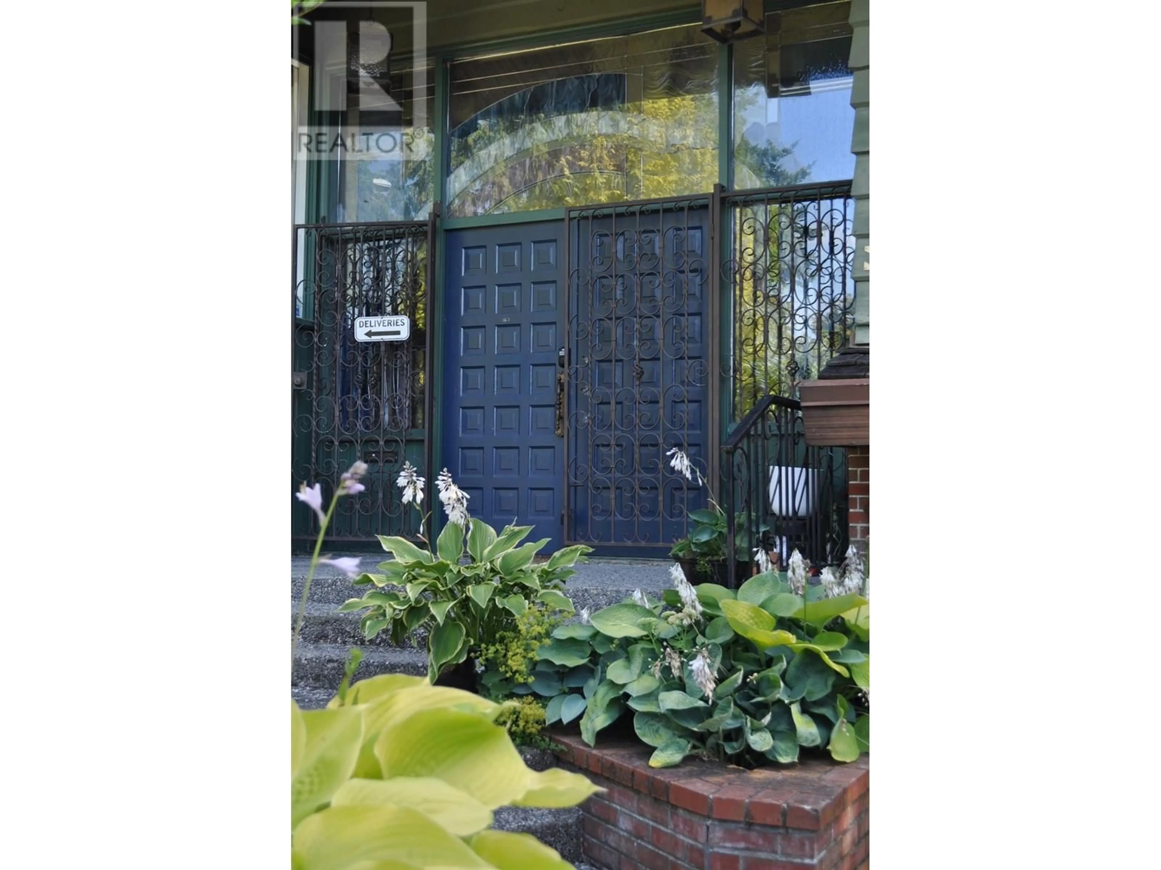 Indoor entryway for 4305 STAULO CRESCENT, Vancouver British Columbia V6N3S1