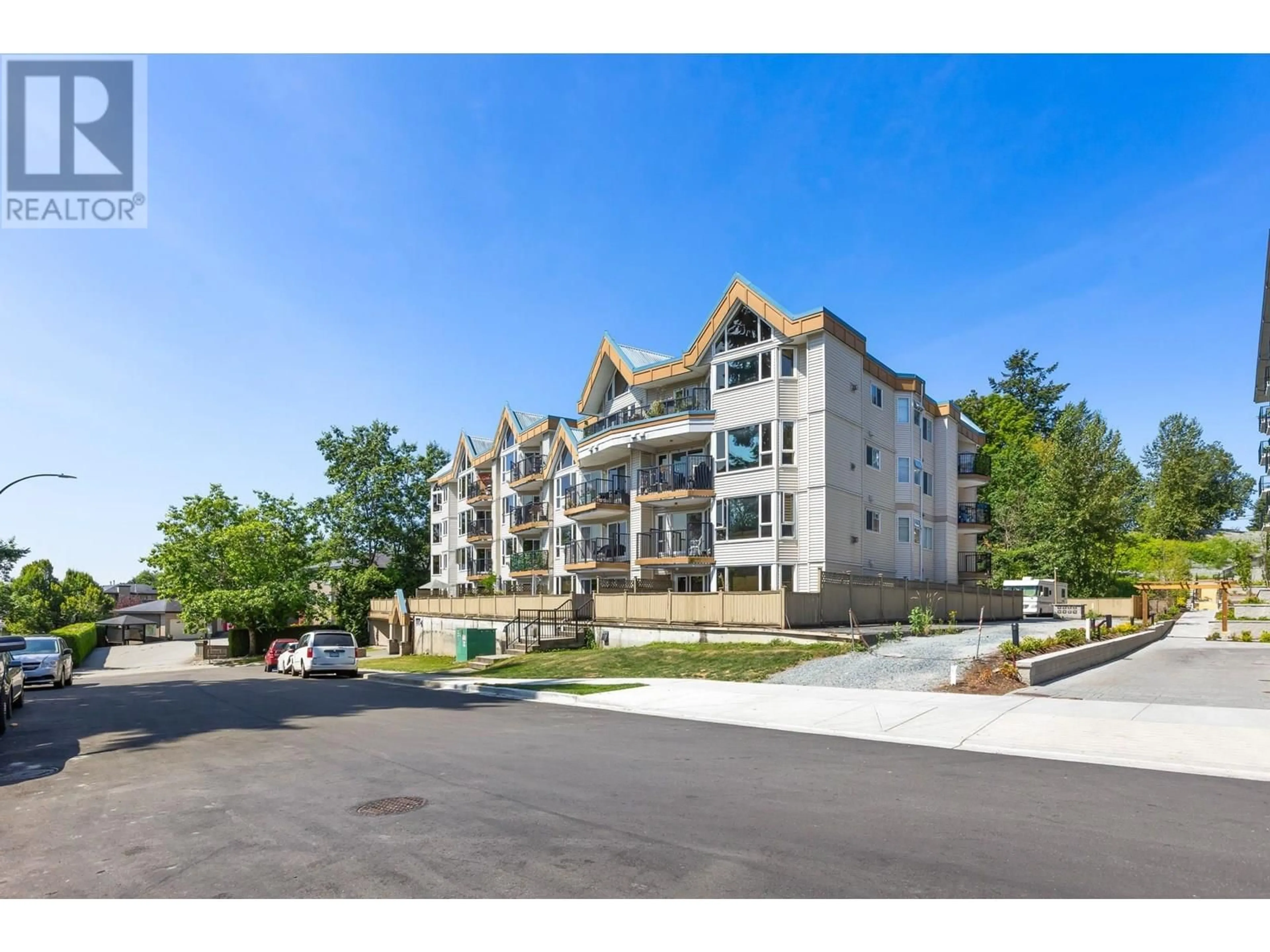 A pic from outside/outdoor area/front of a property/back of a property/a pic from drone, unknown for 207 - 11595 FRASER STREET, Maple Ridge British Columbia V2X0X7