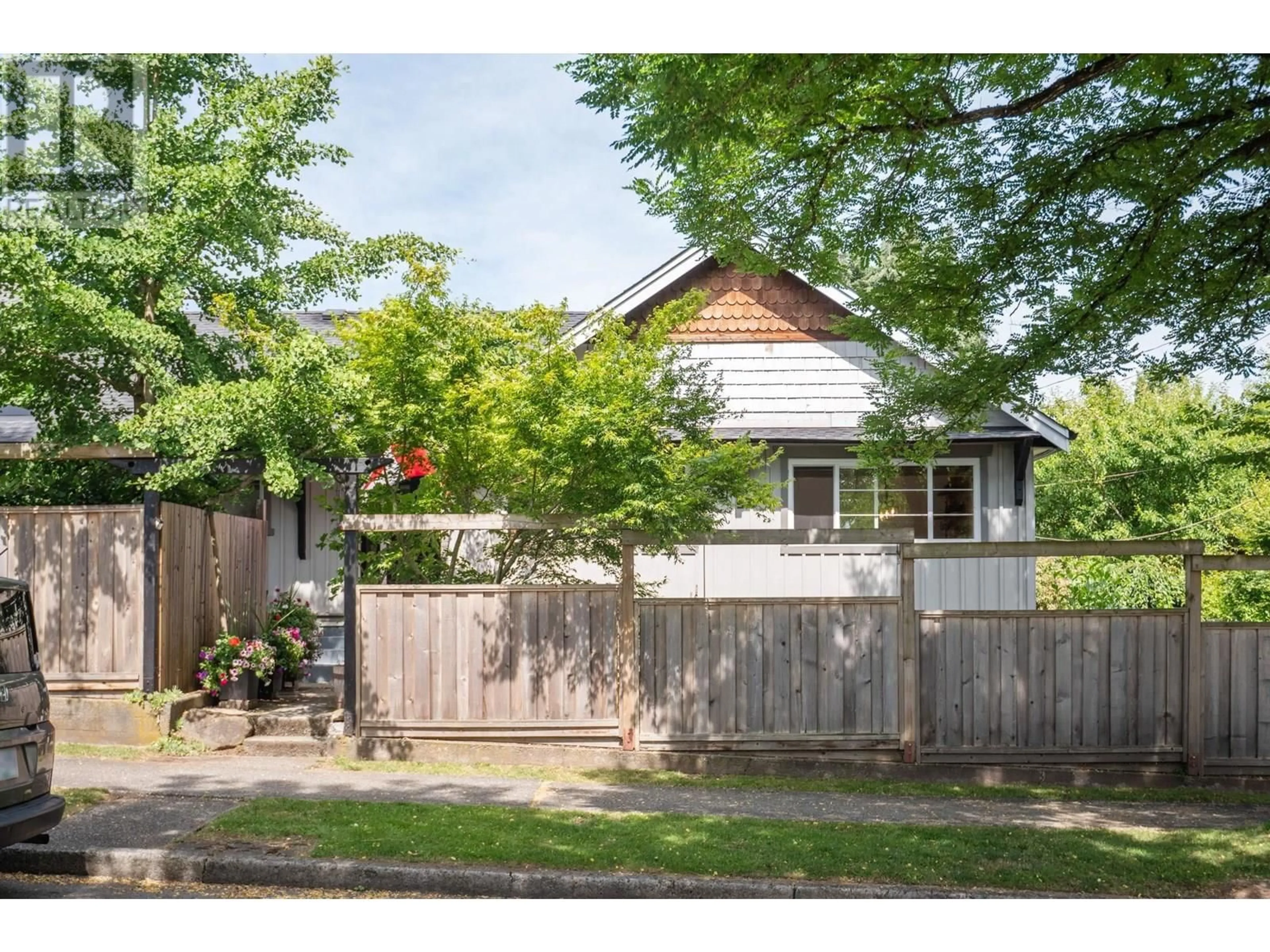 Unknown for 1839 LONDON STREET, New Westminster British Columbia V3M3E2