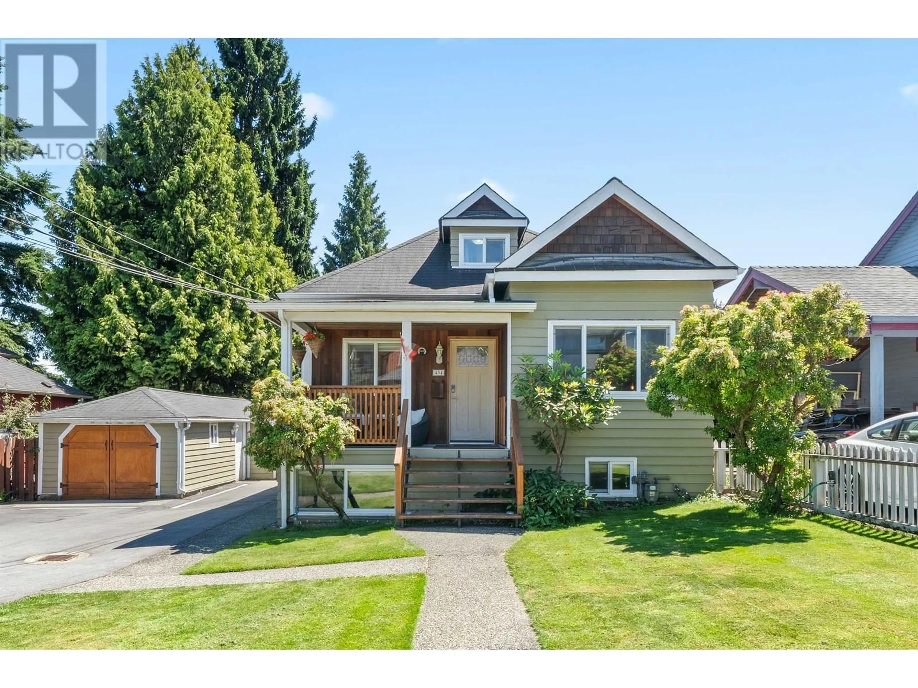 Home with vinyl exterior material, street for 434 ELMER STREET, New Westminster British Columbia V3L4M5