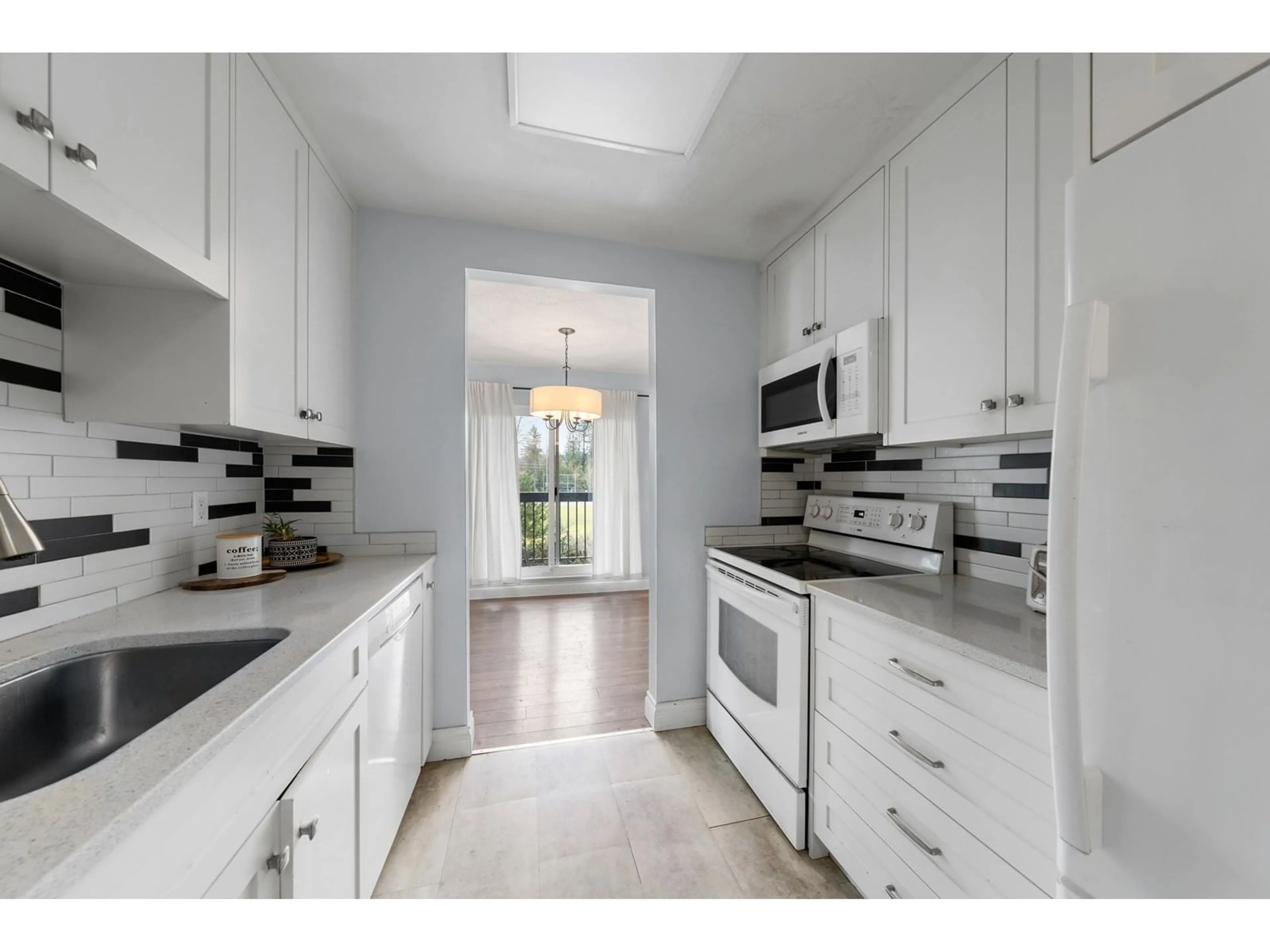 Unknown for 202 - 33870 FERN, Abbotsford British Columbia V2S6C3