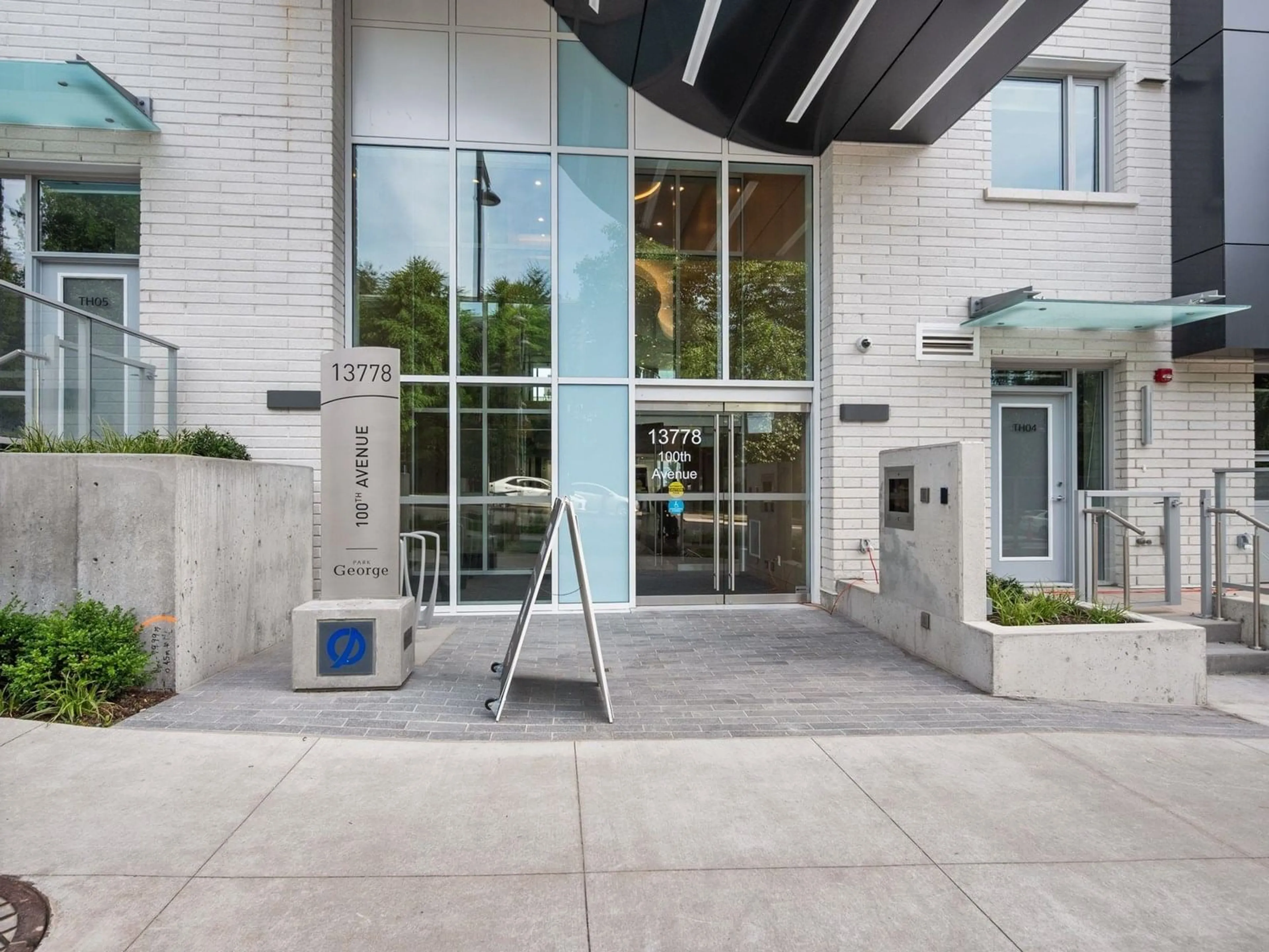 Indoor foyer for 2907 - 13778 100, Surrey British Columbia V3T0V3