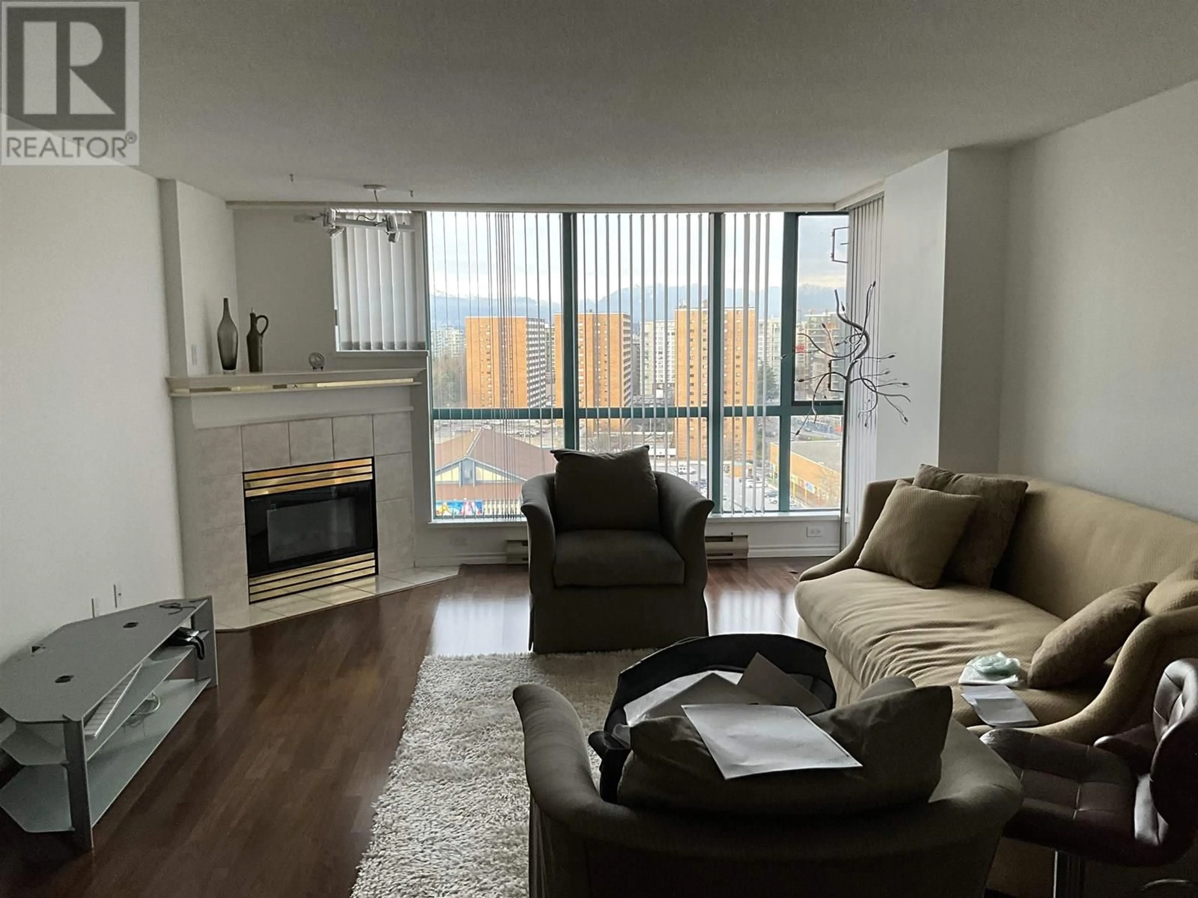 Living room with furniture, unknown for 1606 - 7500 GRANVILLE AVENUE, Richmond British Columbia V6Y3Y6