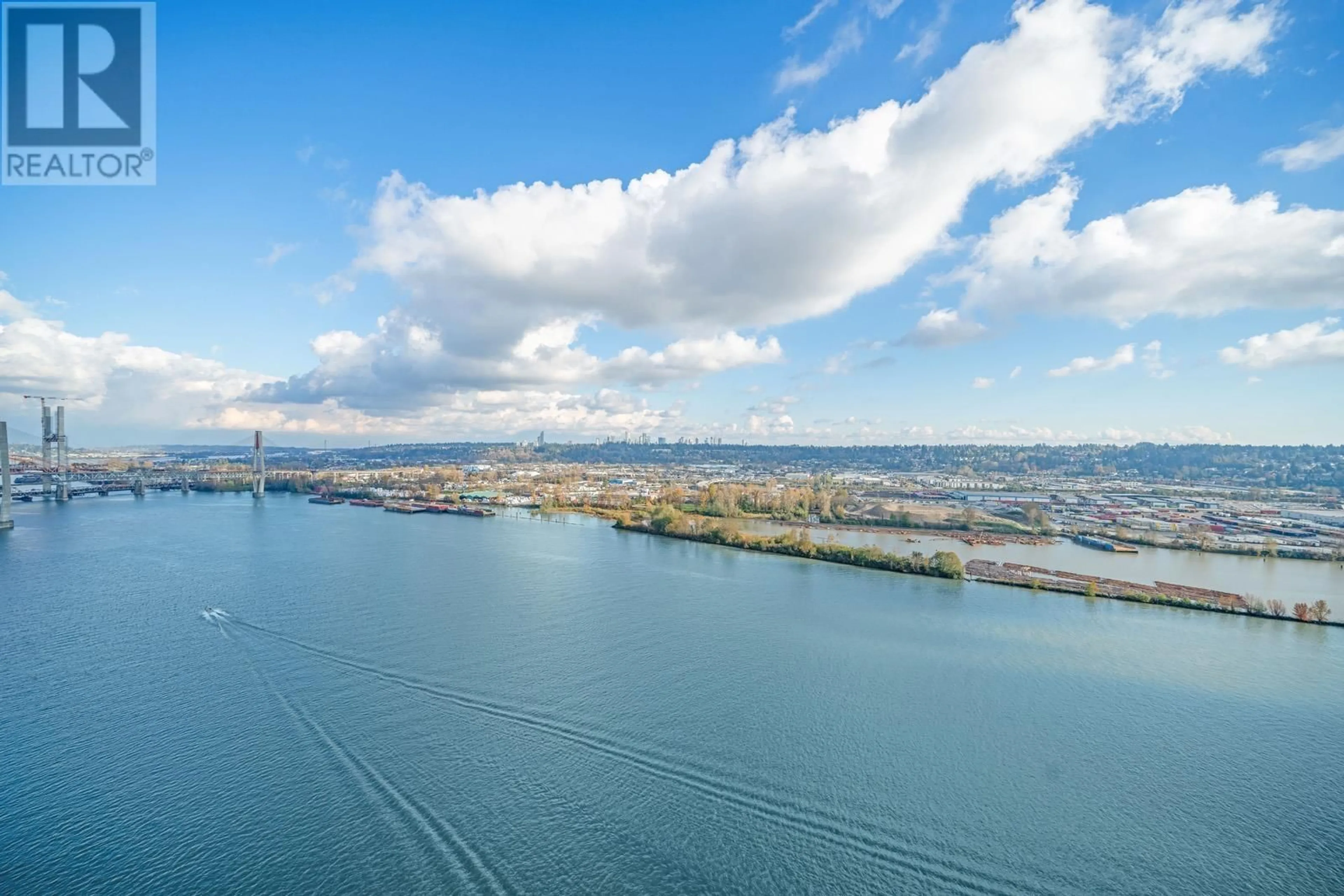 A pic from outside/outdoor area/front of a property/back of a property/a pic from drone, water/lake/river/ocean view for 2807 - 680 QUAYSIDE DRIVE, New Westminster British Columbia V3M0P2