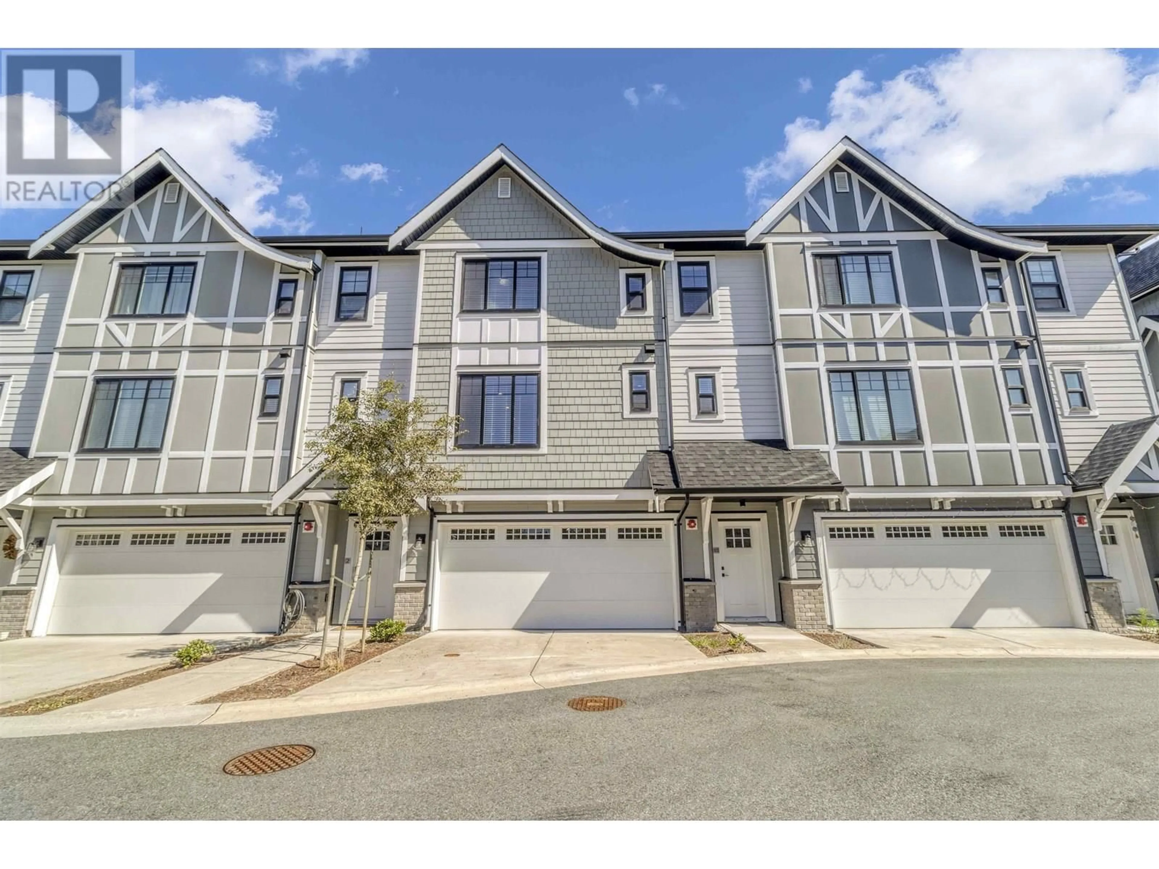 A pic from outside/outdoor area/front of a property/back of a property/a pic from drone, street for 3 - 12018 237 STREET, Maple Ridge British Columbia V4R0H6