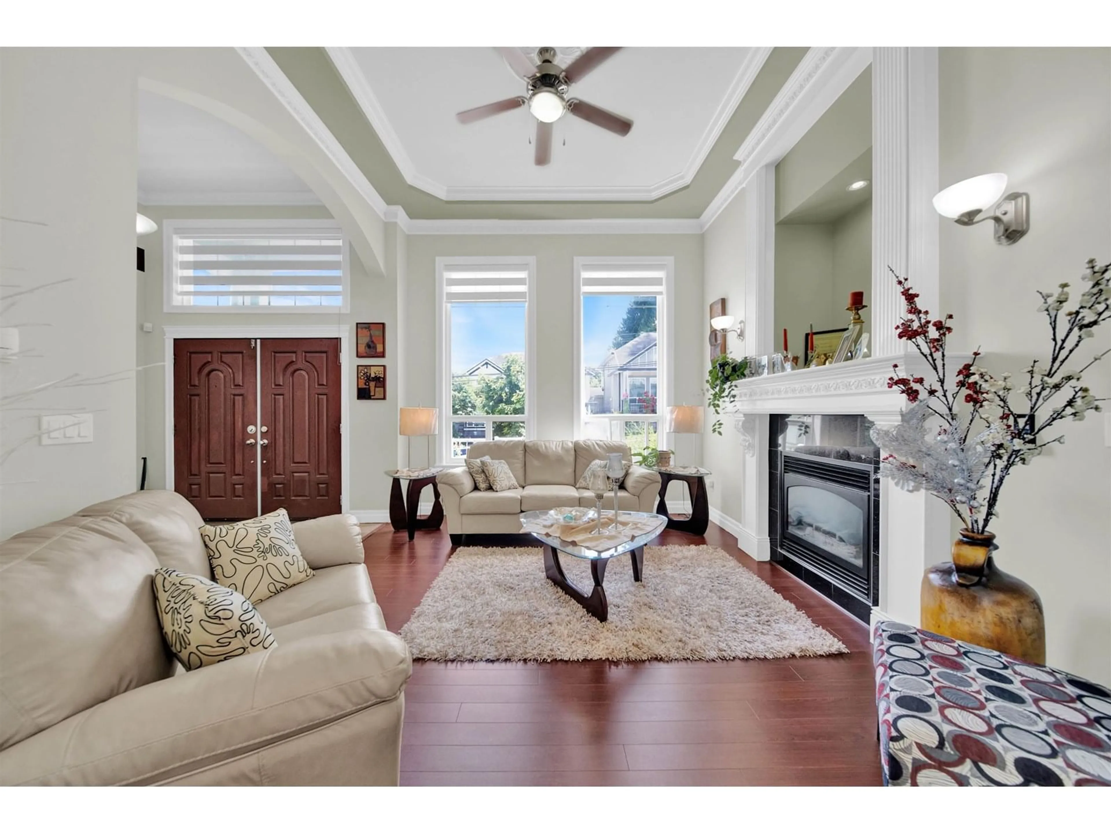 Living room with furniture, unknown for 6157 146, Surrey British Columbia V3T3A1