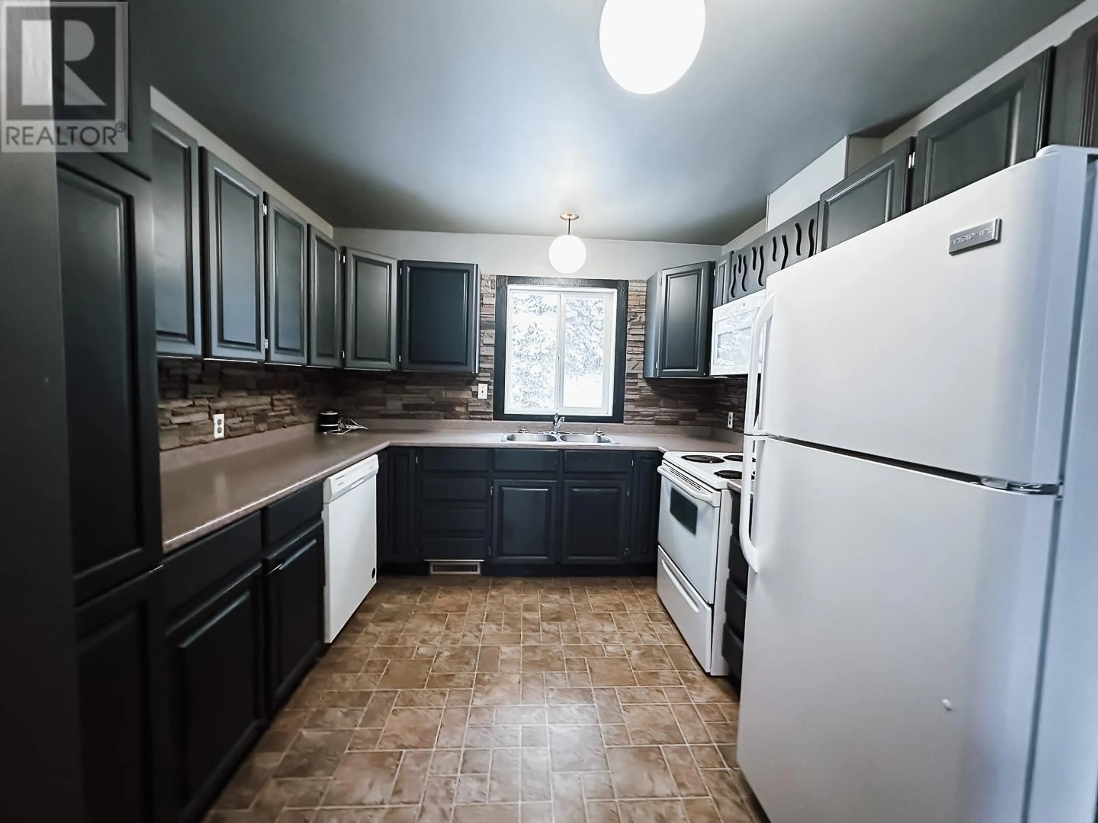Standard kitchen, unknown for 4205 LENO ROAD, Prince George British Columbia V2N6E3
