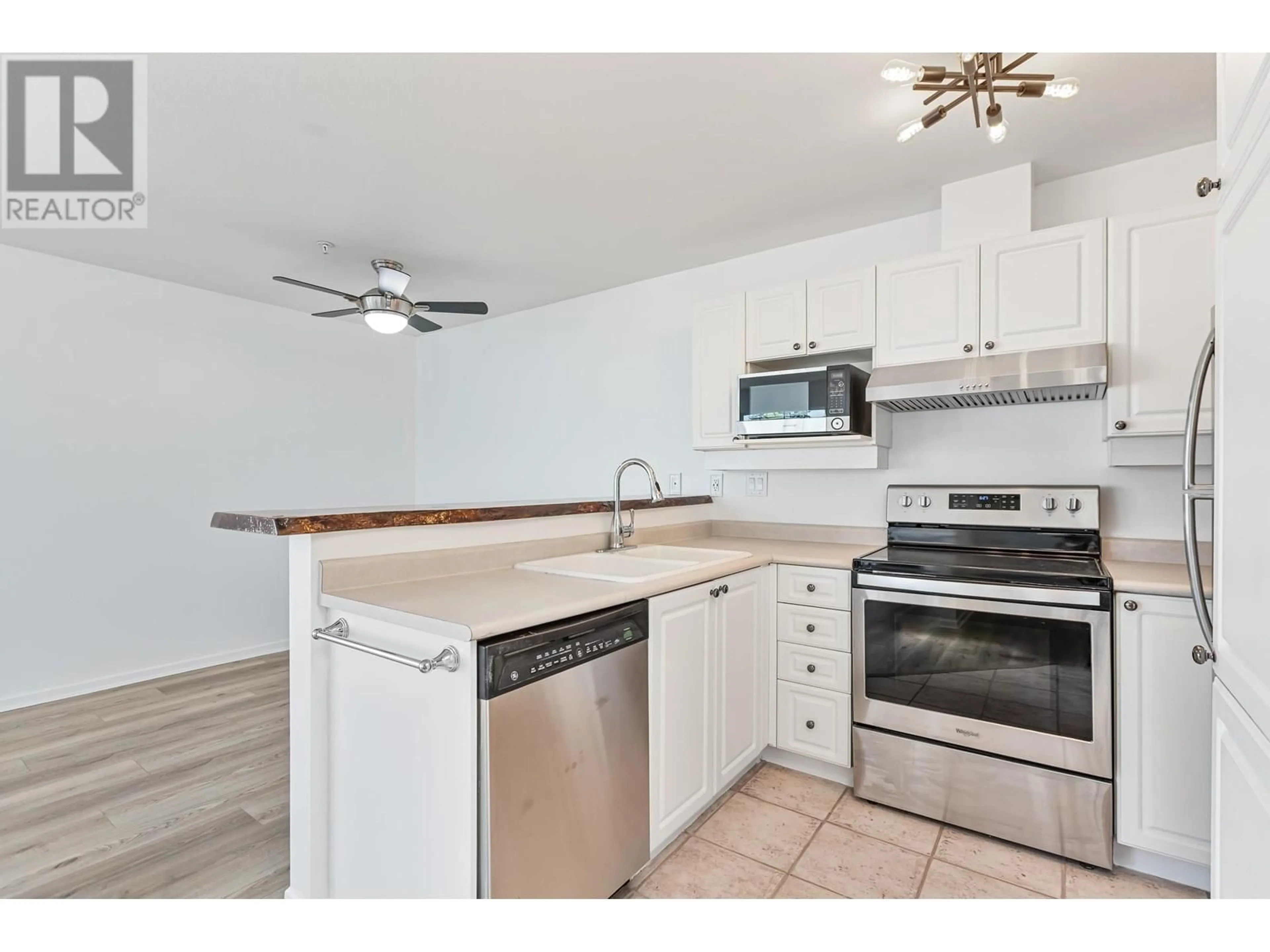 Standard kitchen, unknown for 402 - 1618 GRANT AVENUE, Port Coquitlam British Columbia V3B1P3