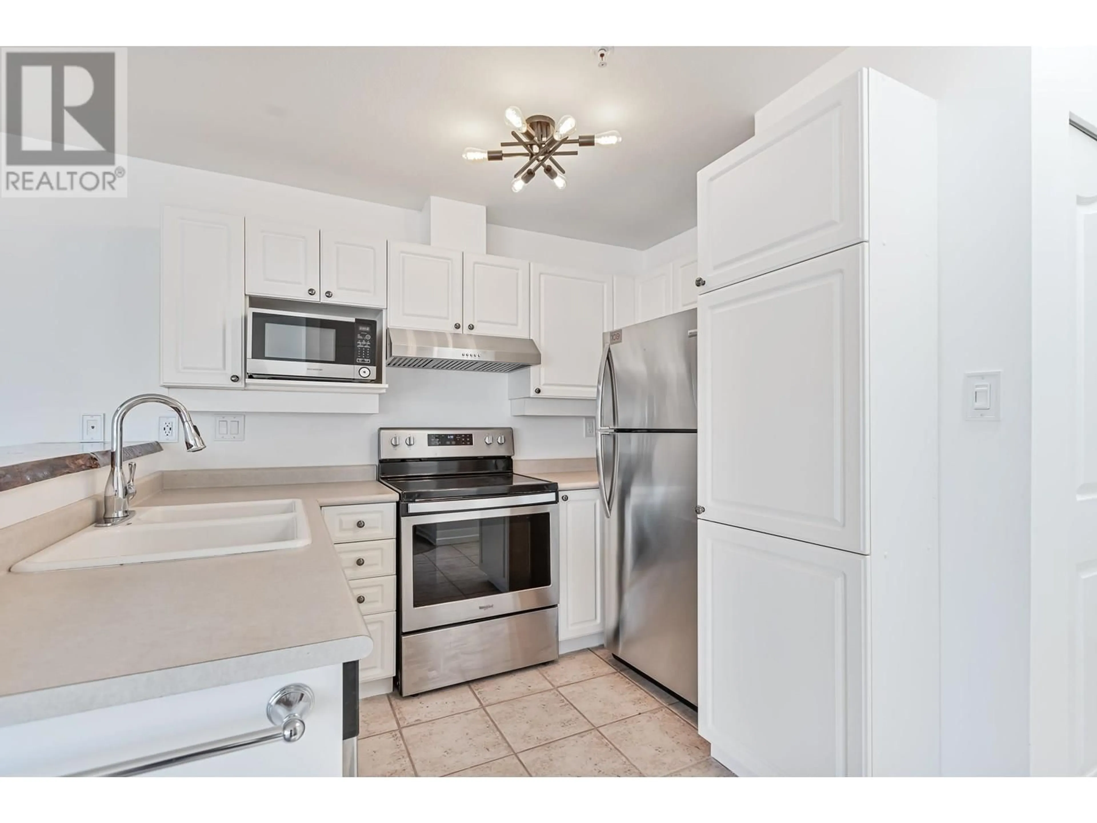 Standard kitchen, unknown for 402 - 1618 GRANT AVENUE, Port Coquitlam British Columbia V3B1P3