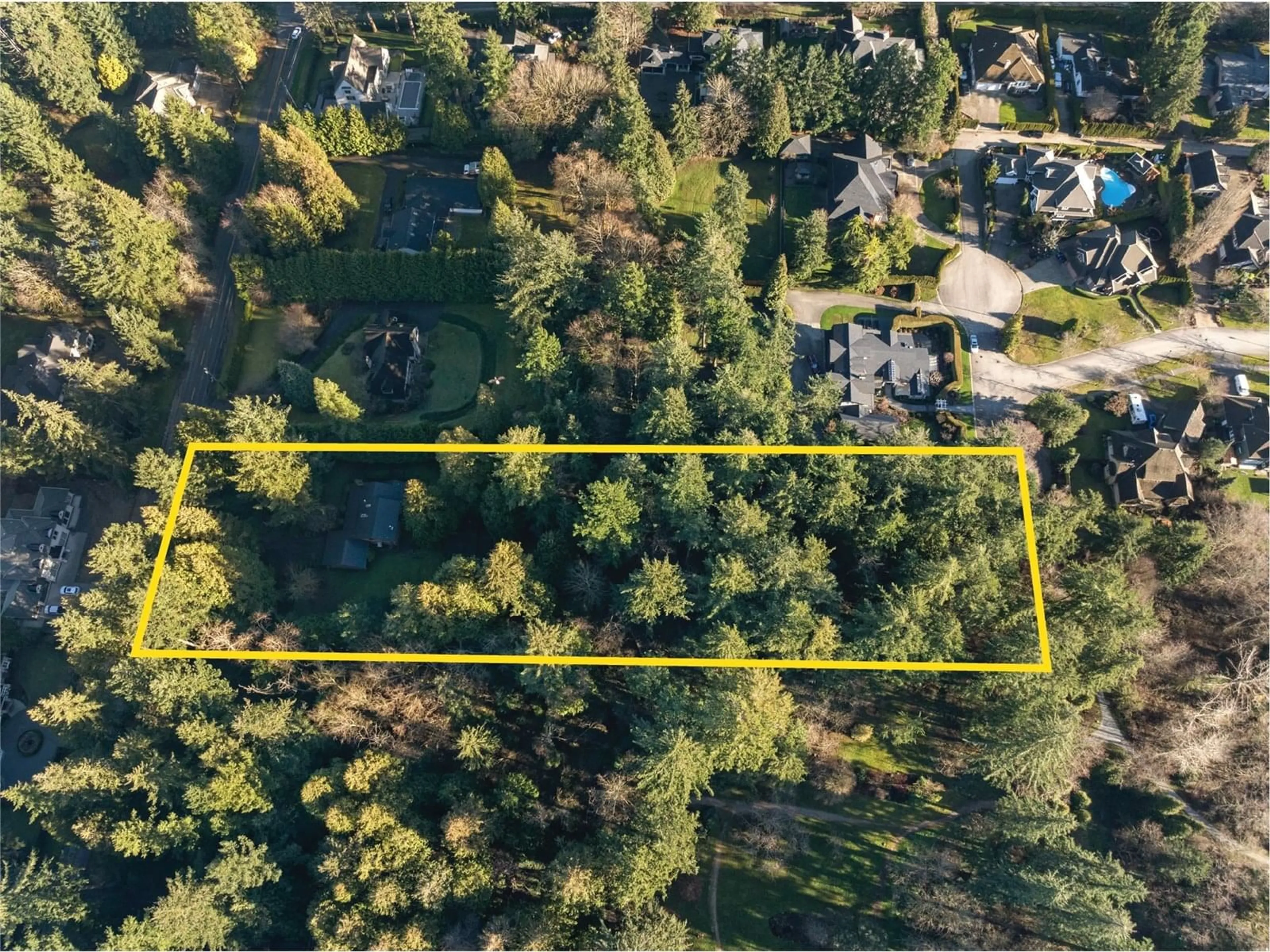 A pic from outside/outdoor area/front of a property/back of a property/a pic from drone, unknown for 13912 28, Surrey British Columbia V4P1T4
