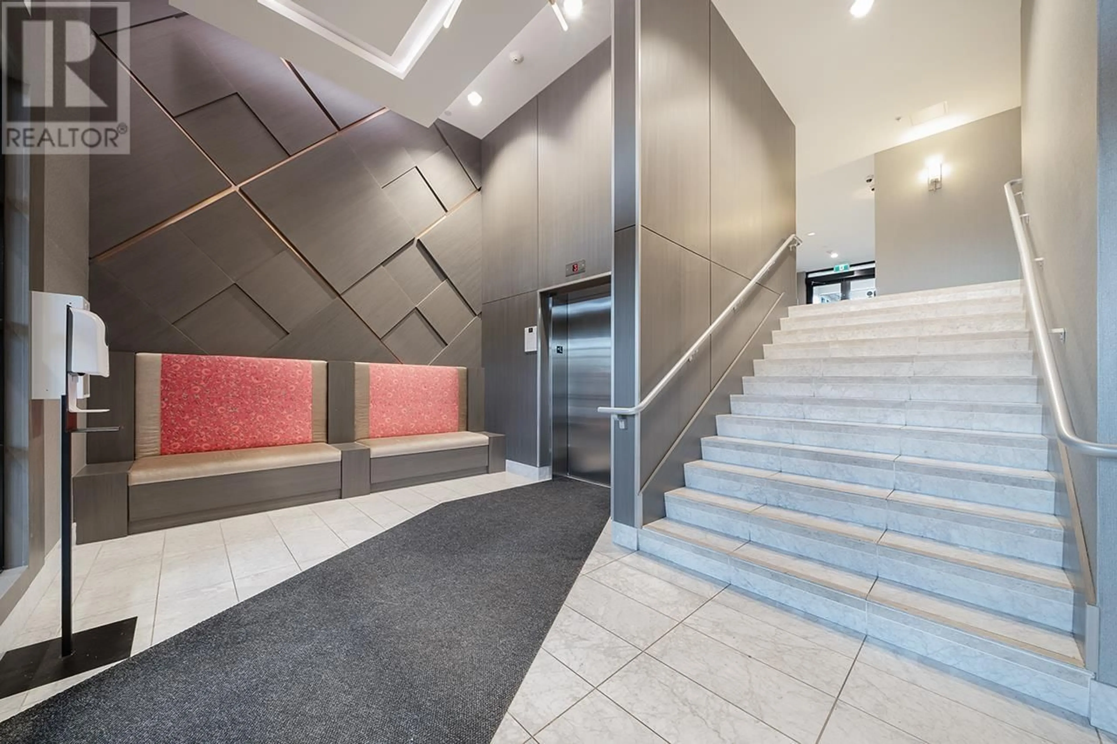 Indoor foyer for 430 - 9500 TOMICKI AVENUE, Richmond British Columbia V6X0R9