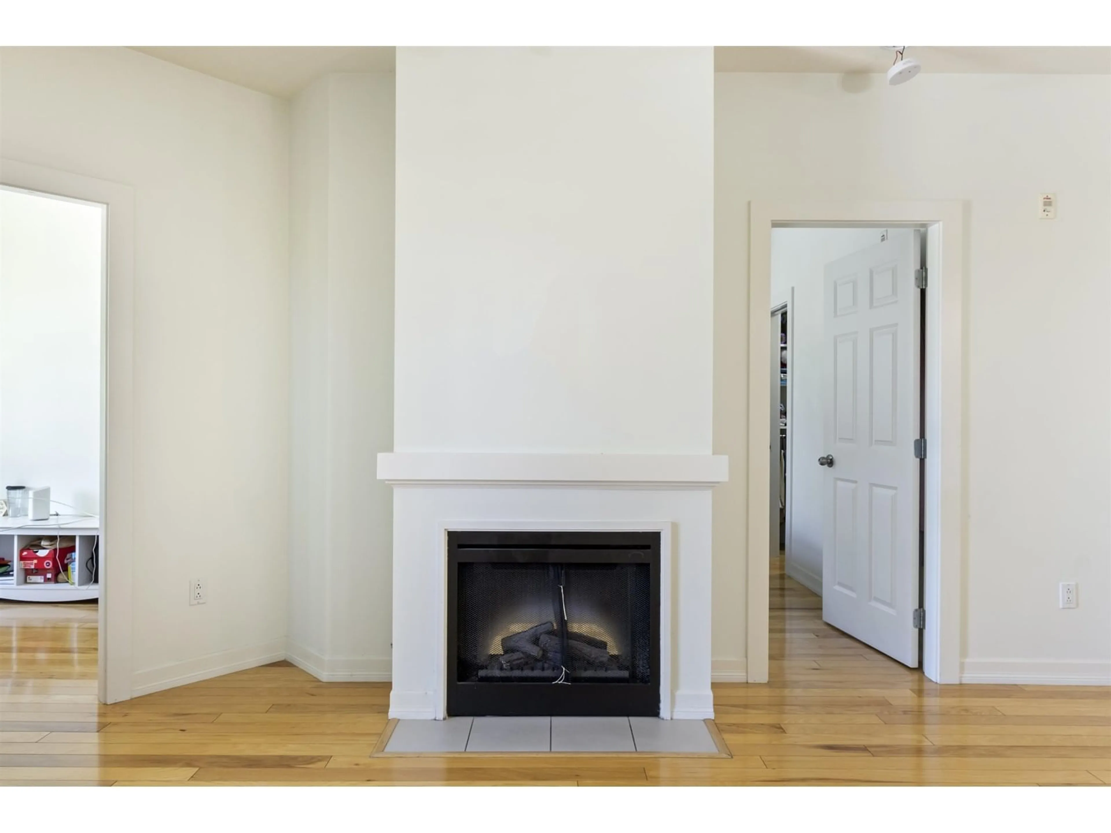 A pic of a room for 212 - 10237 133, Surrey British Columbia V3T0C6