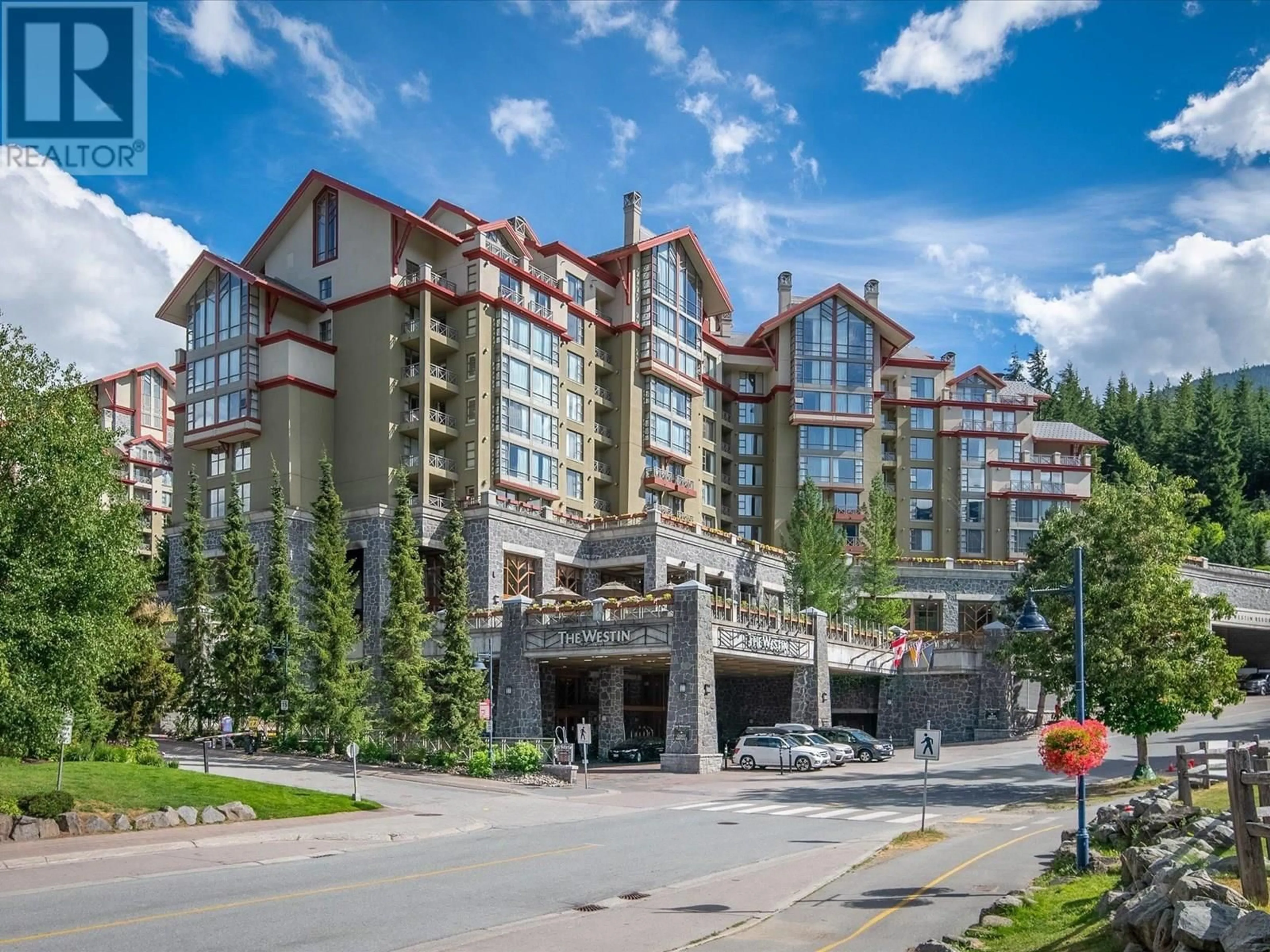 Indoor foyer for 670 - 4090 WHISTLER WAY, Whistler British Columbia V8E1J3