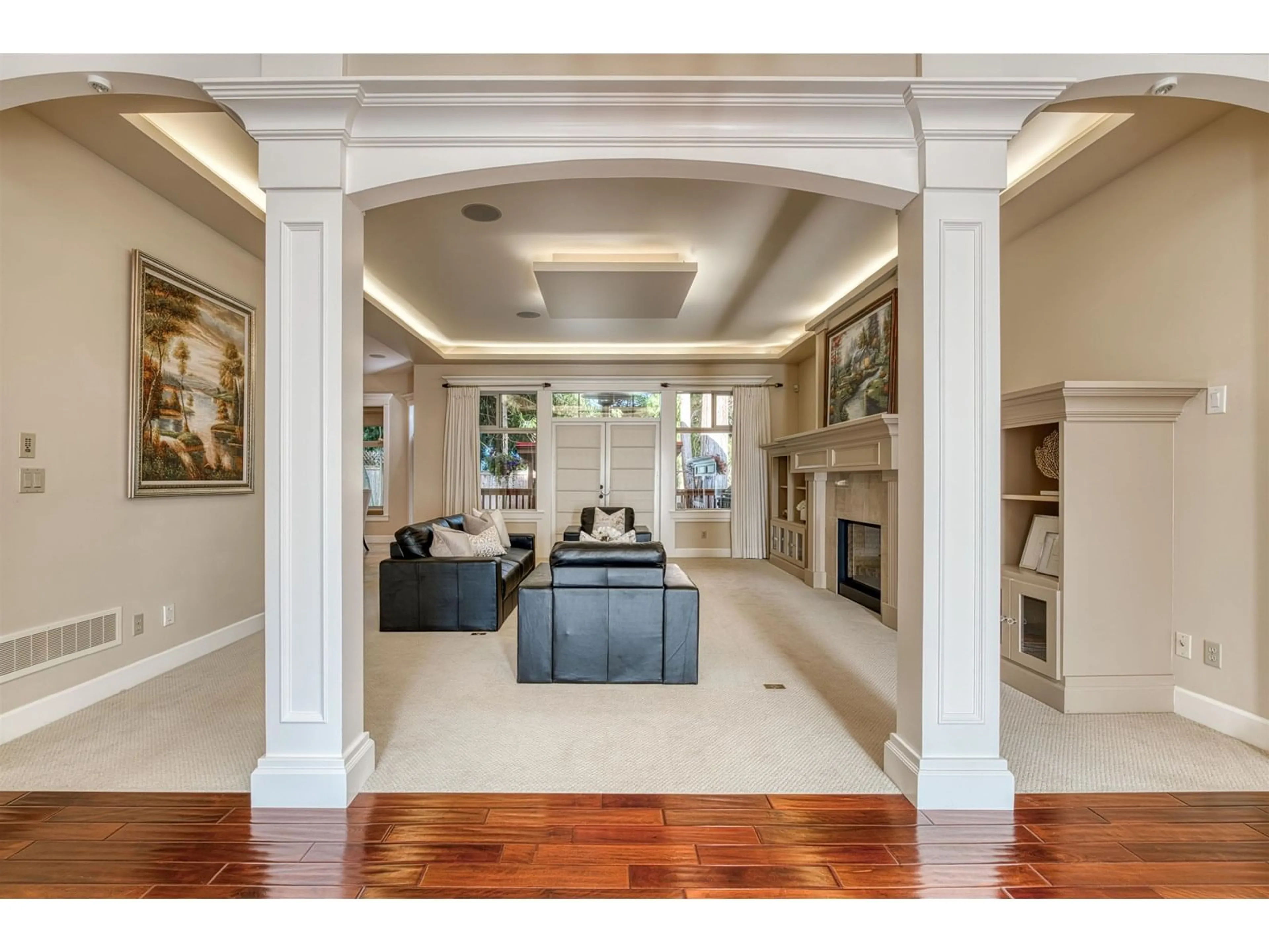 Indoor foyer for 1688 134B, Surrey British Columbia V4A0A6