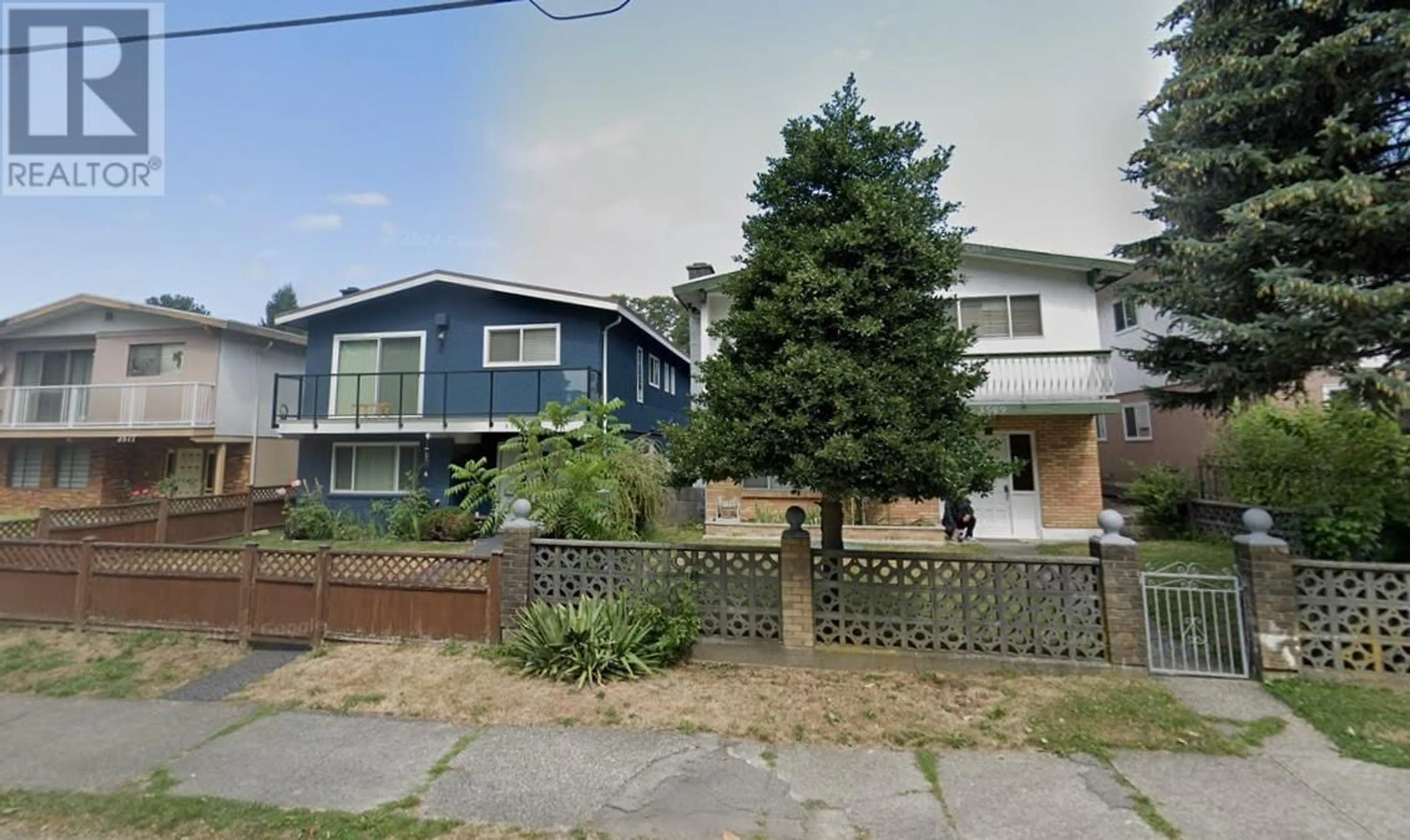 A pic from outside/outdoor area/front of a property/back of a property/a pic from drone, street for 3589 ADANAC STREET, Vancouver British Columbia V5K2P6