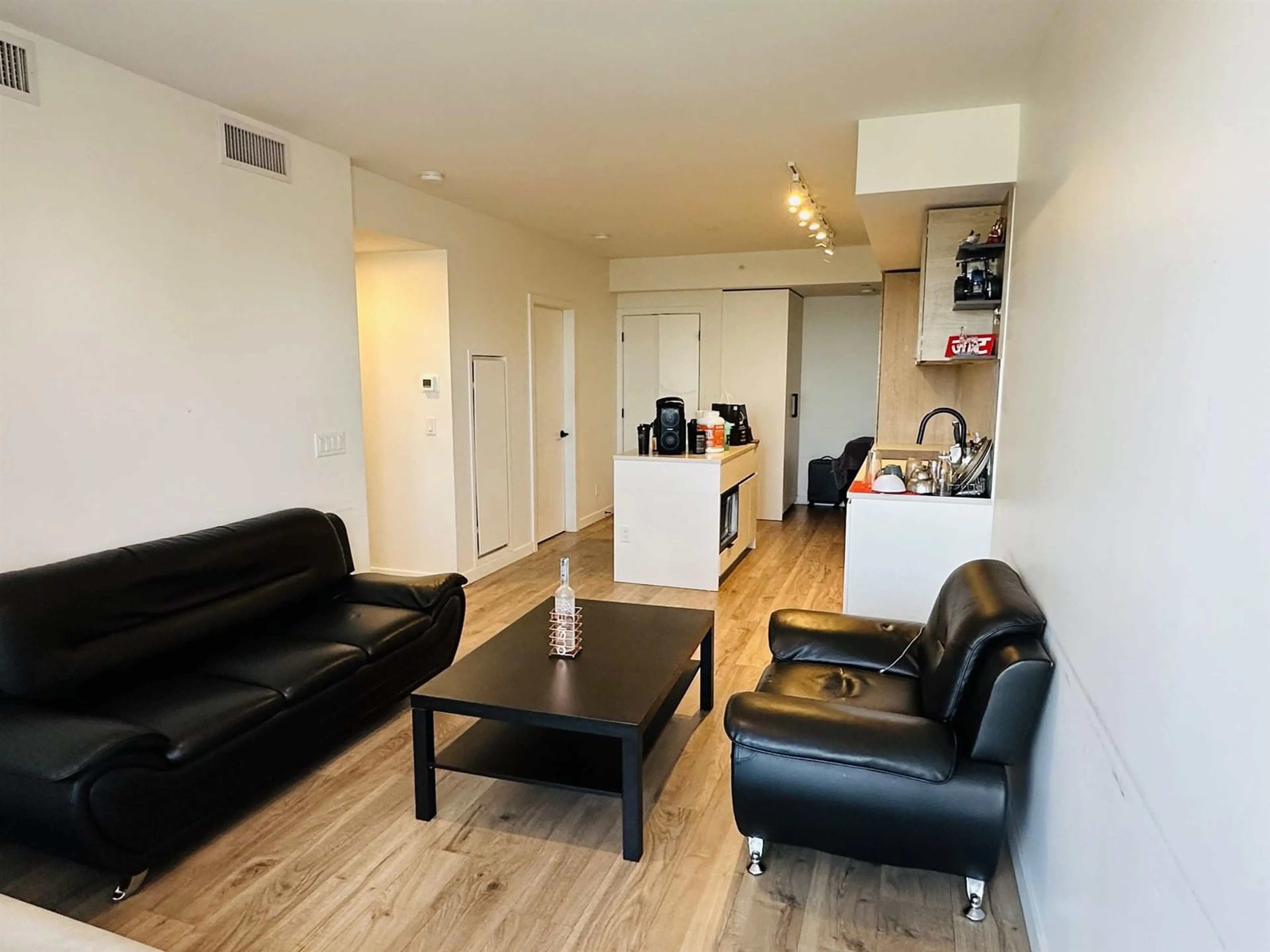 A pic of a room for 2912 - 10448 UNIVERSITY, Surrey British Columbia V3T0S7