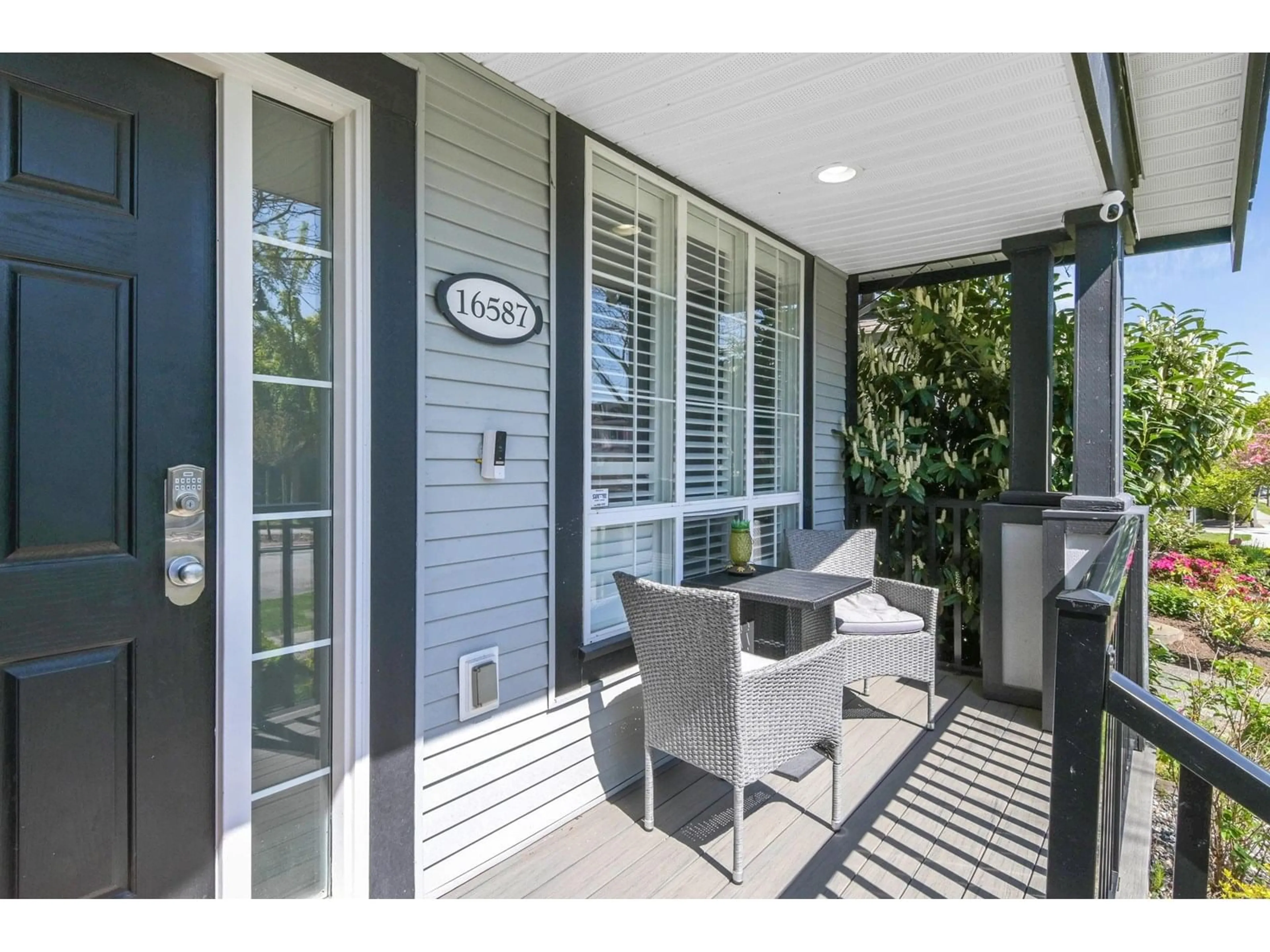 Patio, street for 16587 60, Surrey British Columbia V3S1S7