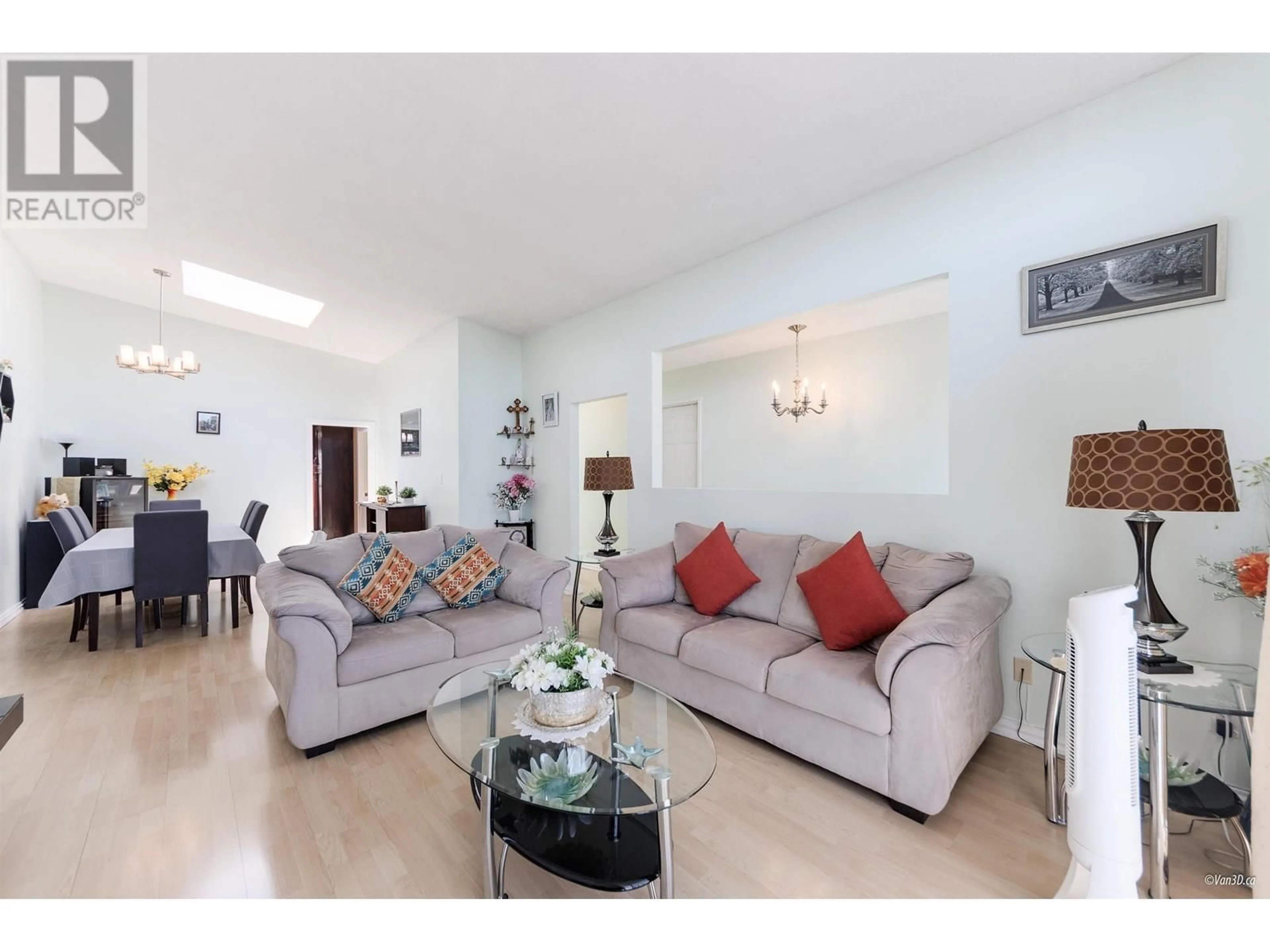 Living room with furniture, unknown for 7457 16TH AVENUE, Burnaby British Columbia V3N1P2