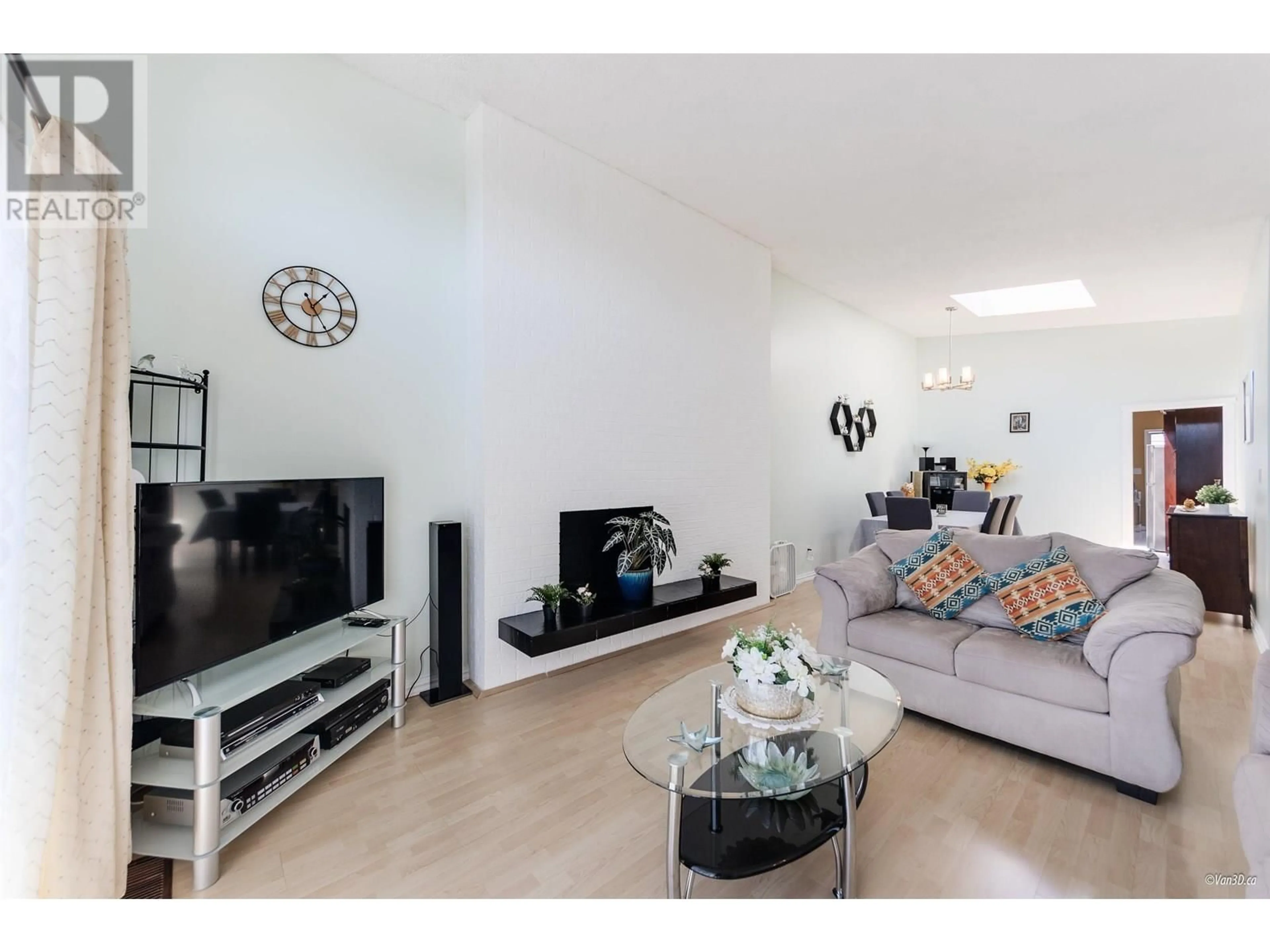 Living room with furniture, unknown for 7457 16TH AVENUE, Burnaby British Columbia V3N1P2