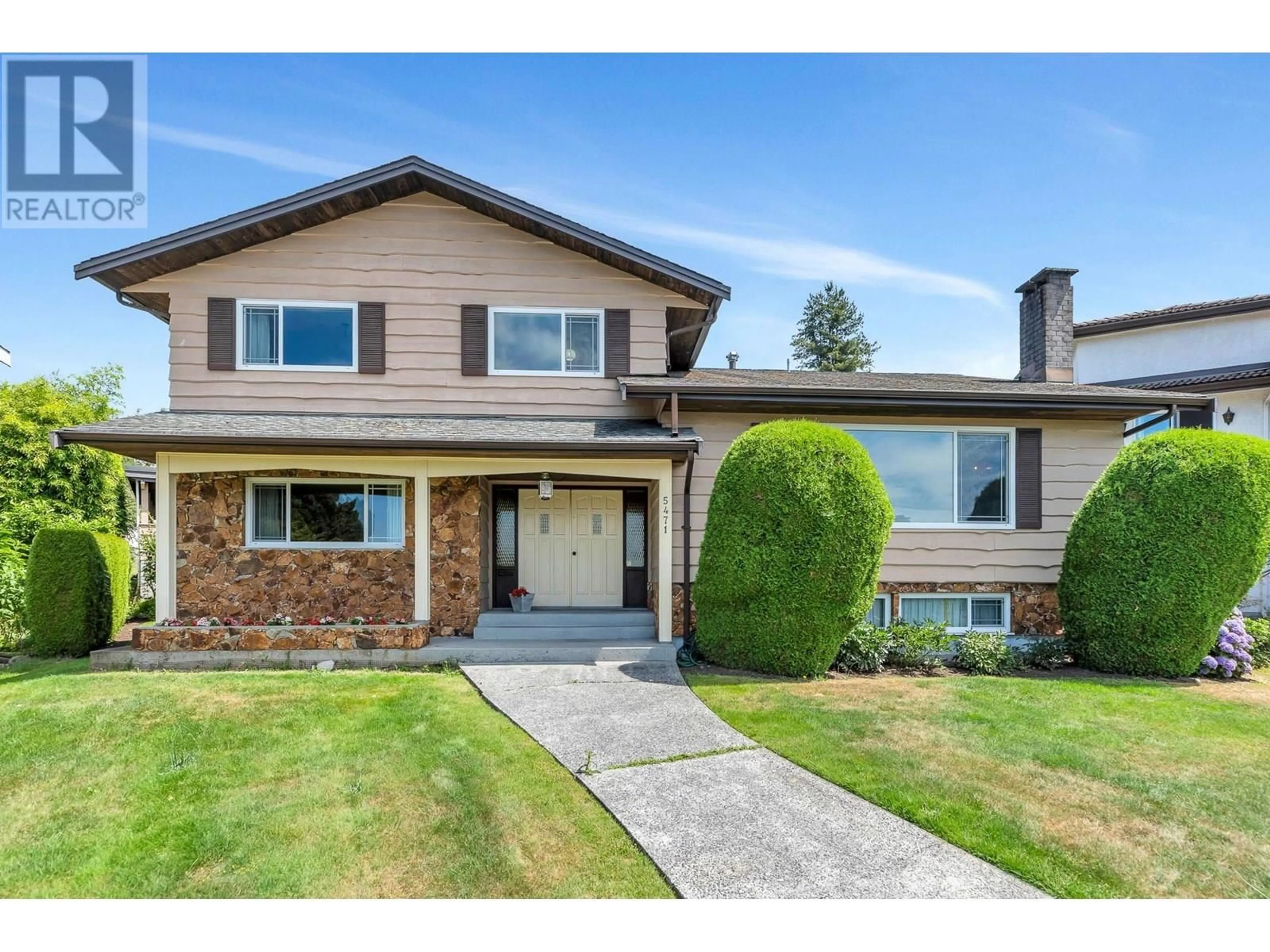 Home with vinyl exterior material, street for 5471 HEATHDALE COURT, Burnaby British Columbia V5B2H7