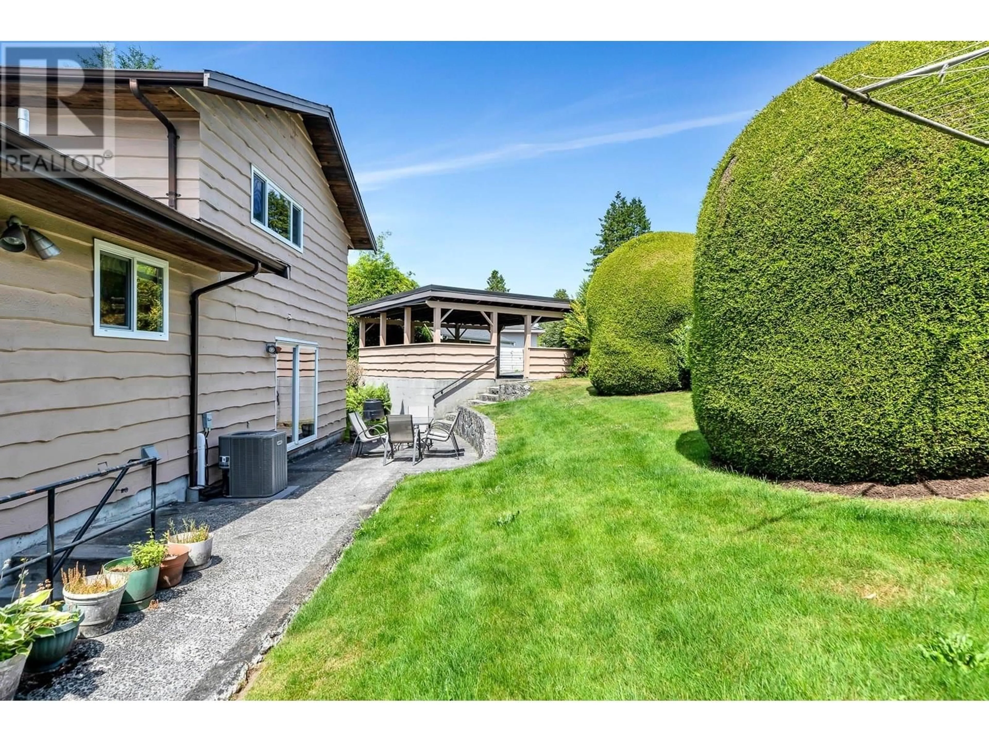 A pic from outside/outdoor area/front of a property/back of a property/a pic from drone, unknown for 5471 HEATHDALE COURT, Burnaby British Columbia V5B2H7