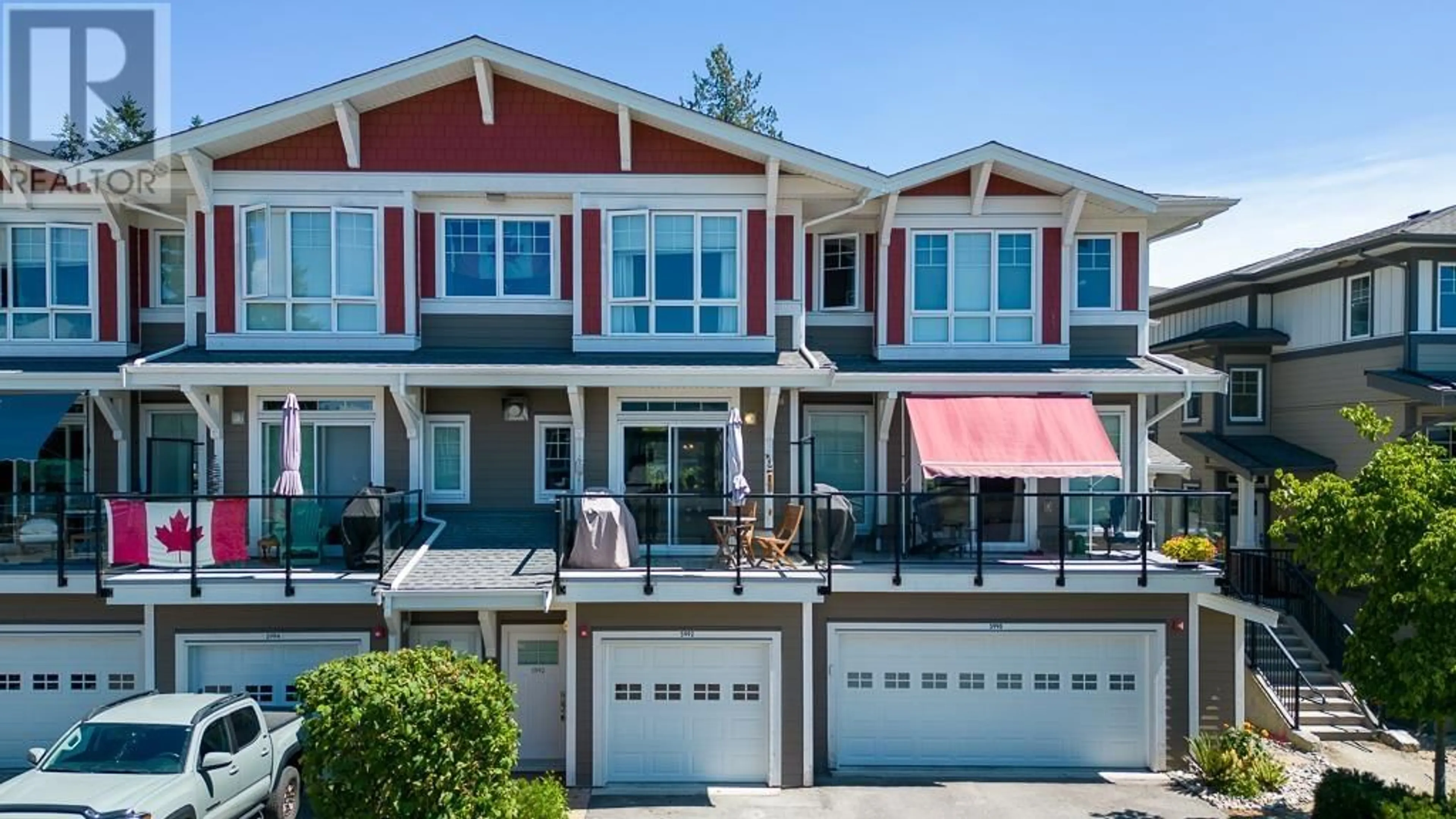 Home with vinyl exterior material, unknown for 5992 BEACHGATE LANE, Sechelt British Columbia V7Z0S2