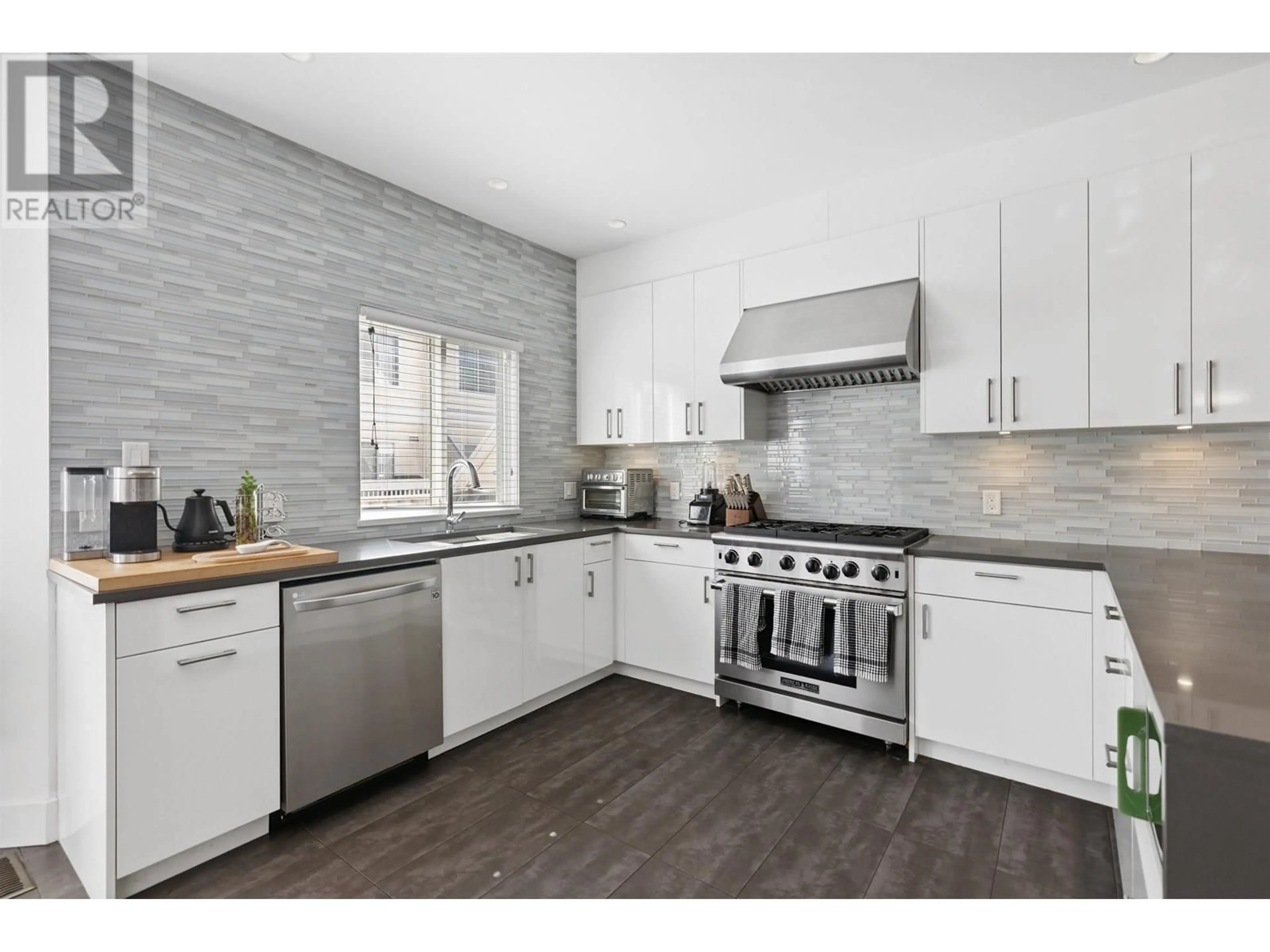 Open concept kitchen, ceramic/tile floor for 91 - 12500 MCNEELY DRIVE, Richmond British Columbia V6V2S4
