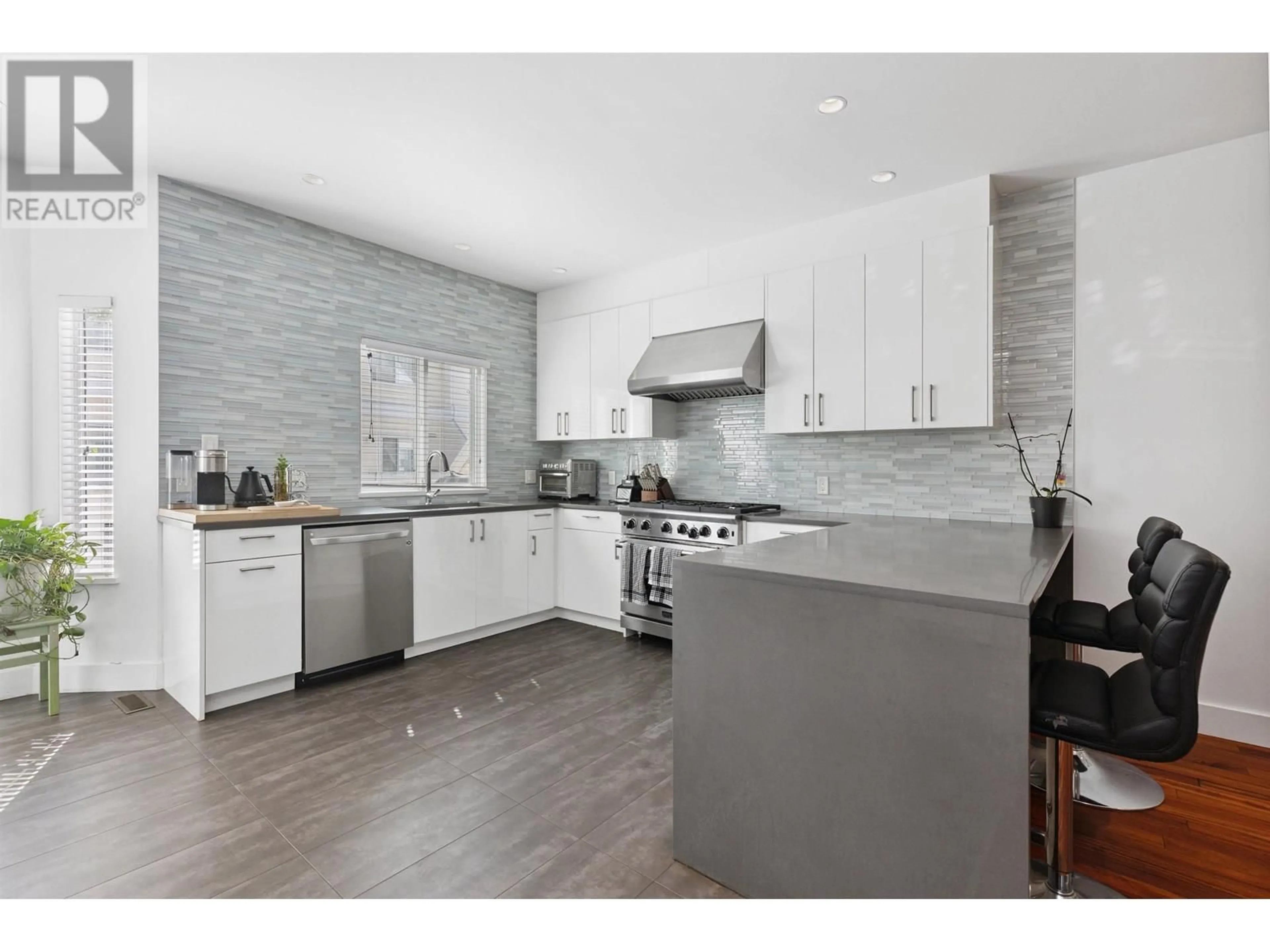 Open concept kitchen, ceramic/tile floor for 91 - 12500 MCNEELY DRIVE, Richmond British Columbia V6V2S4