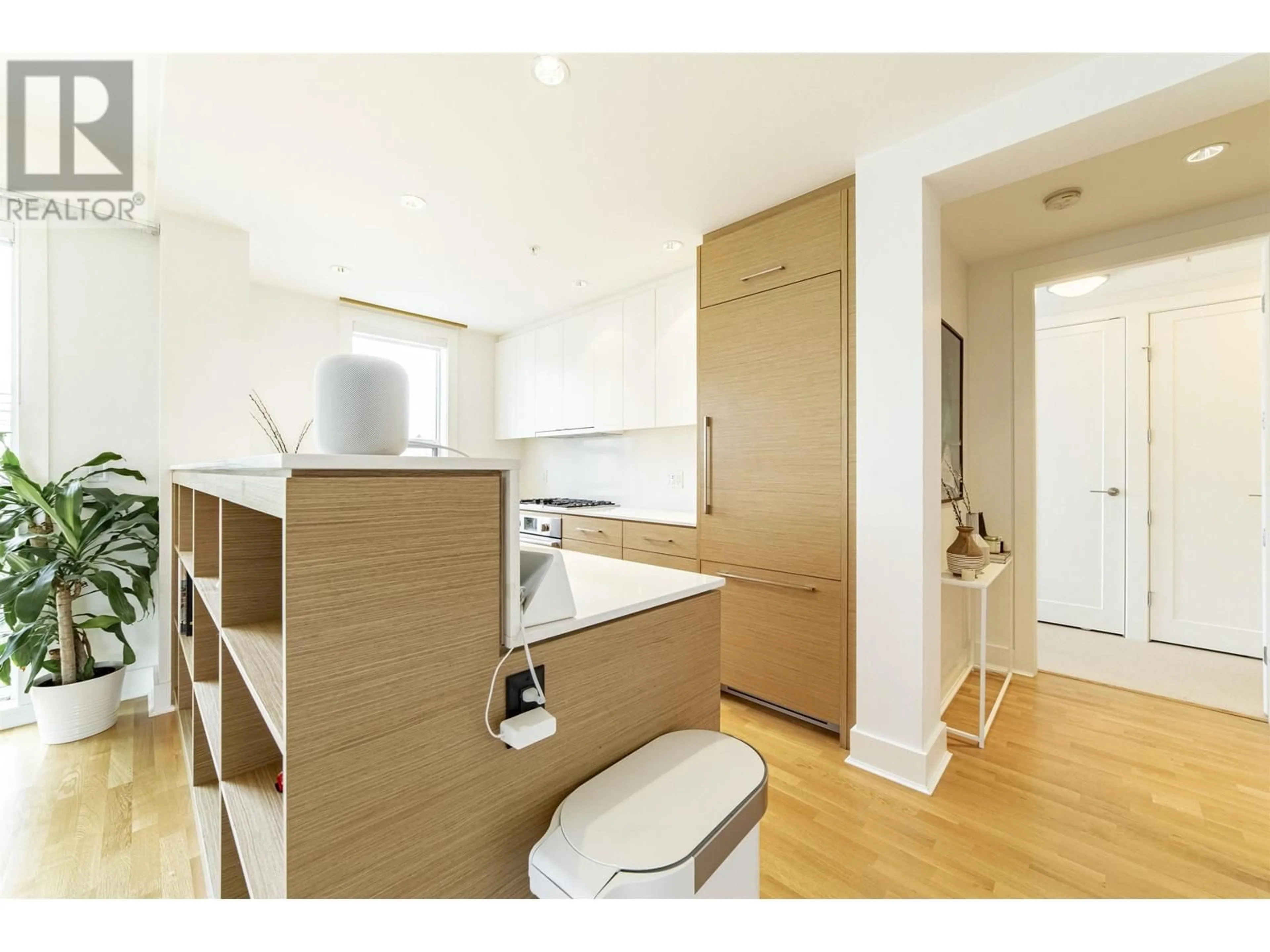 Standard kitchen, wood/laminate floor for 306 - 2128 40TH AVENUE, Vancouver British Columbia V6M1W5