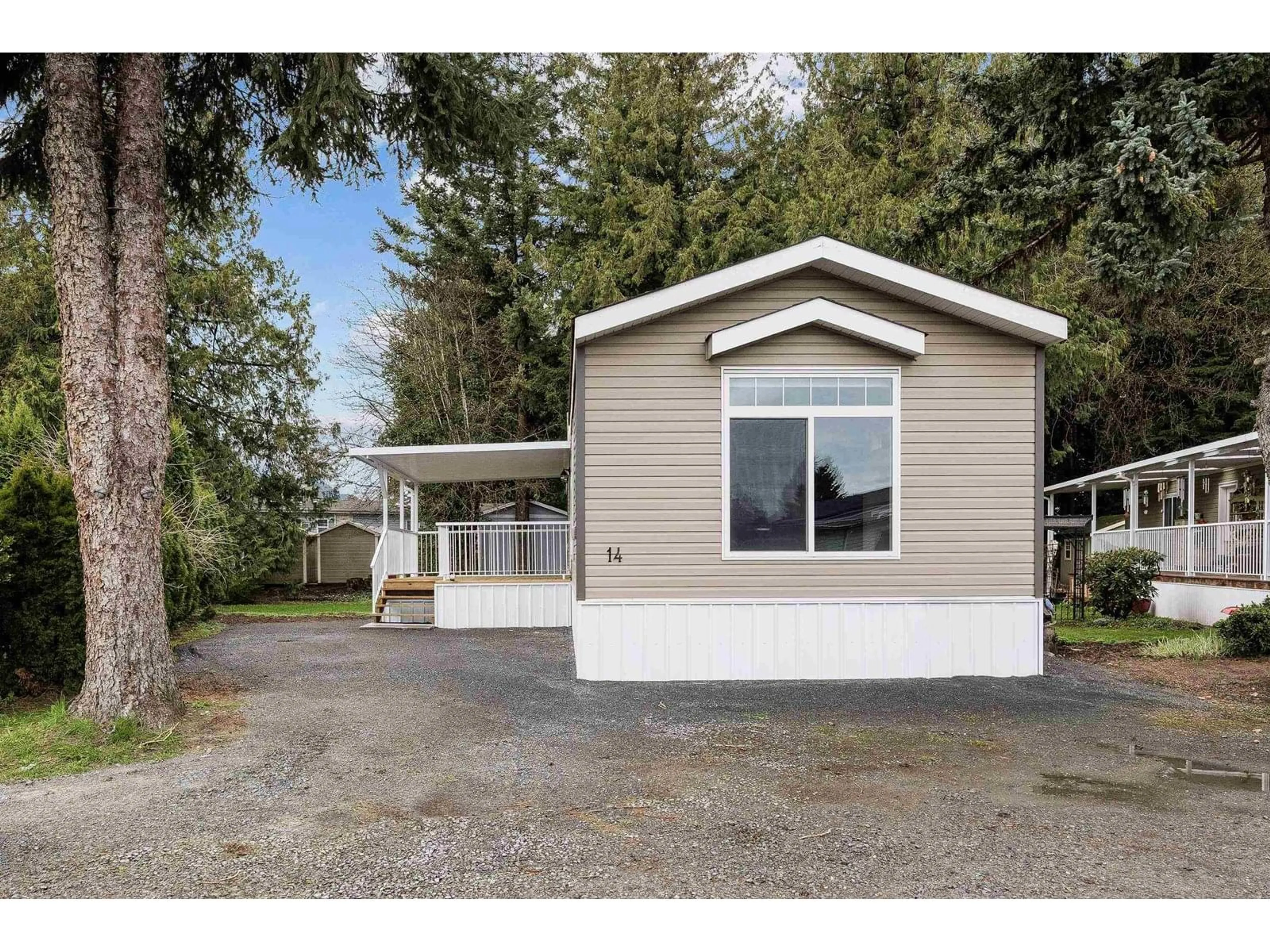Home with vinyl exterior material, unknown for 14 - 6035 VEDDER ROAD, Chilliwack British Columbia V2R1E5