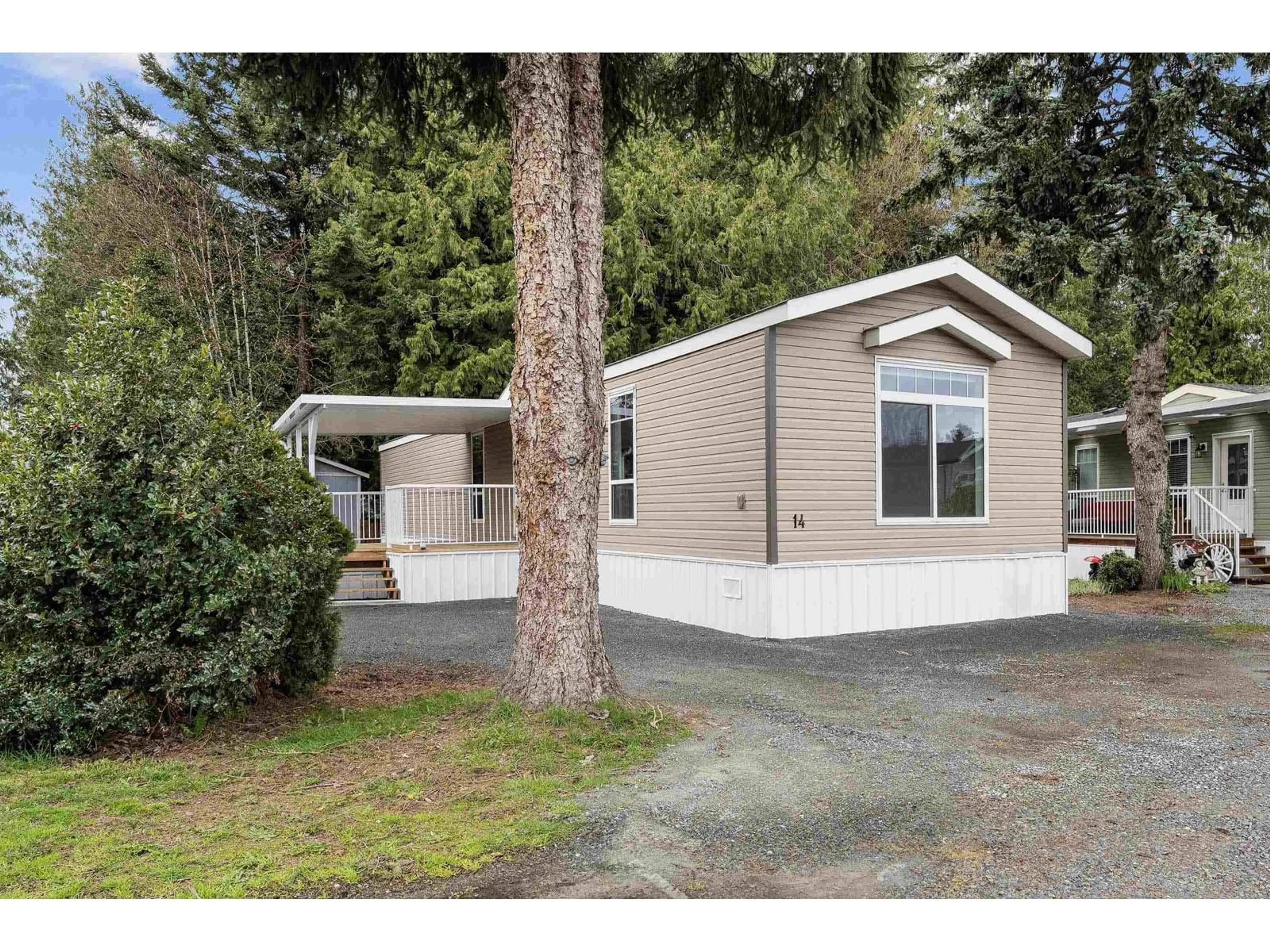 Home with vinyl exterior material, unknown for 14 - 6035 VEDDER ROAD, Chilliwack British Columbia V2R1E5