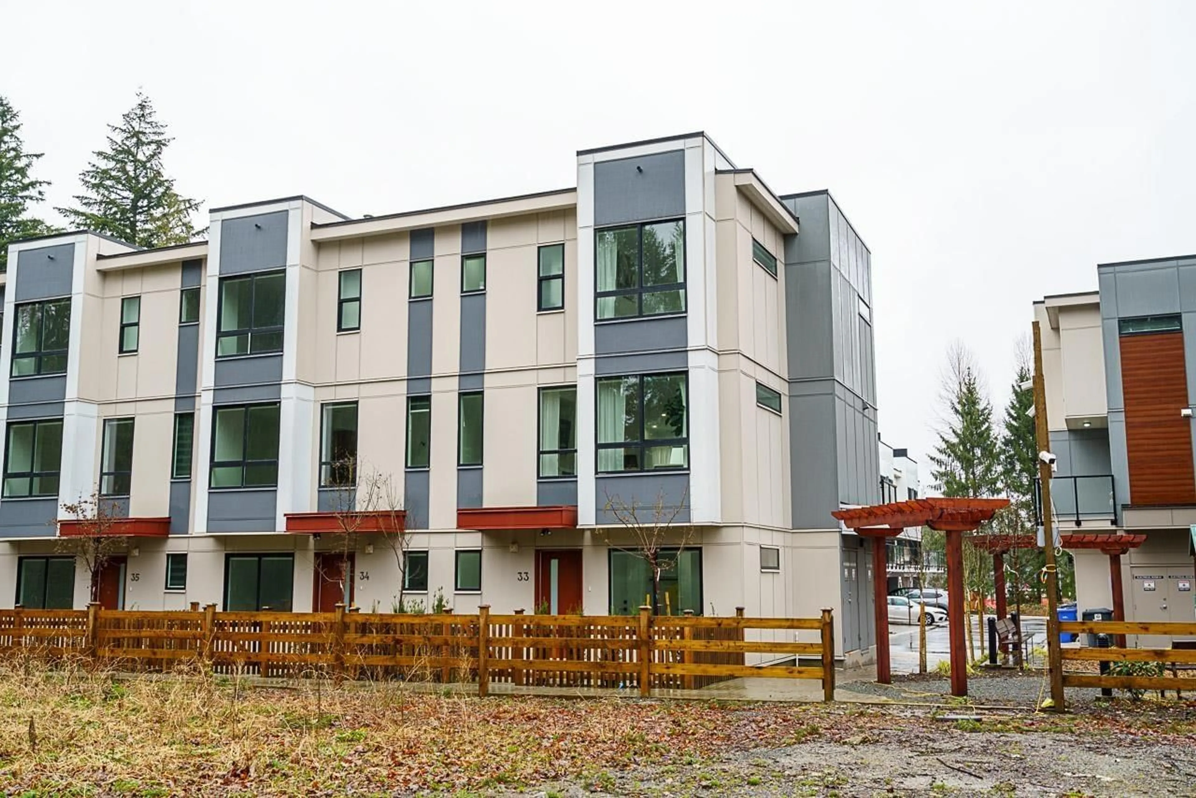 Patio, building for 39 - 13895 64, Surrey British Columbia V3W3N9
