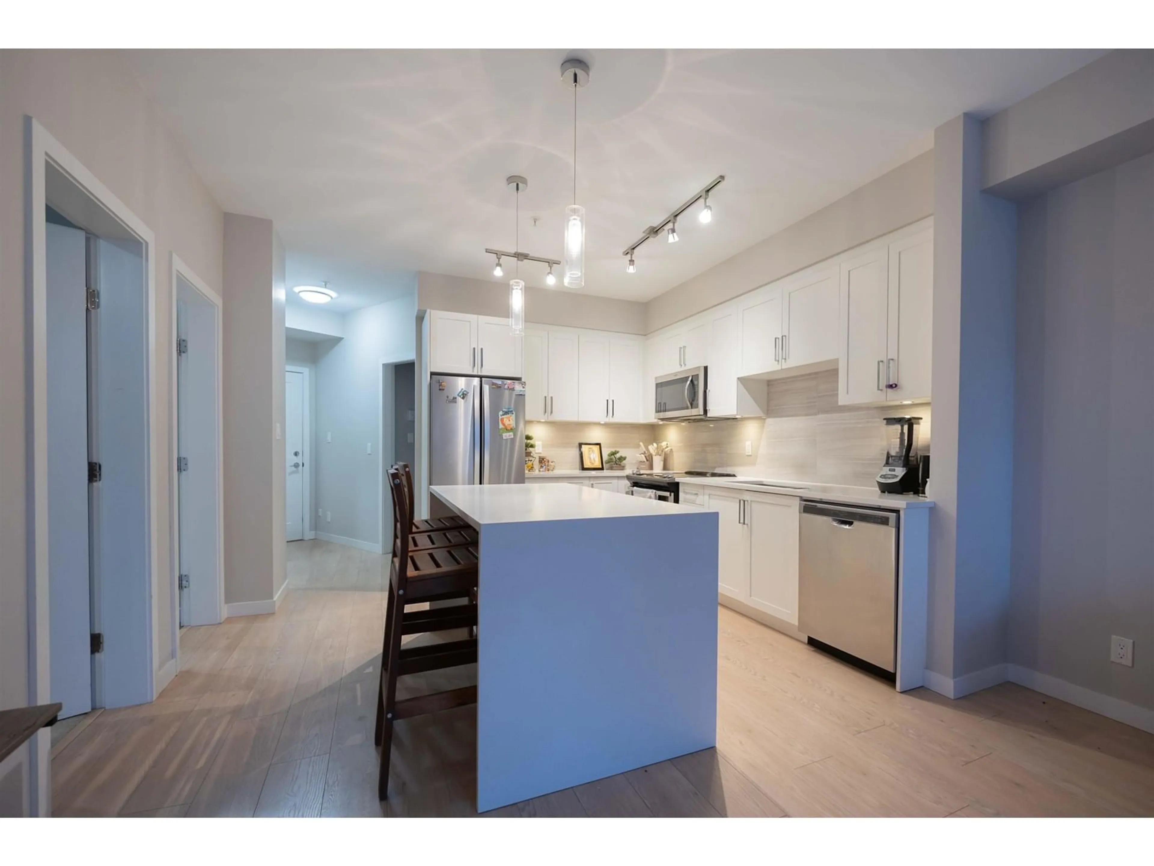 Open concept kitchen, unknown for D202 - 20211 66, Langley British Columbia V2Y0L4