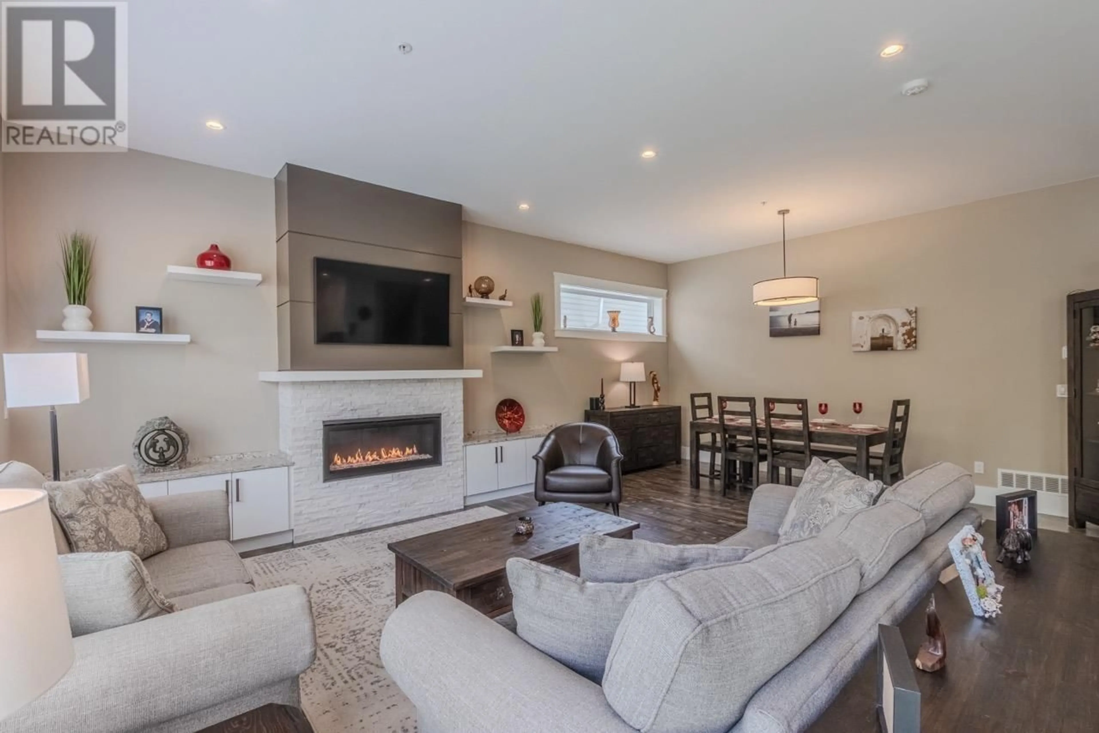 Living room with furniture, unknown for 10556 MCVEETY STREET, Maple Ridge British Columbia V2W0K3