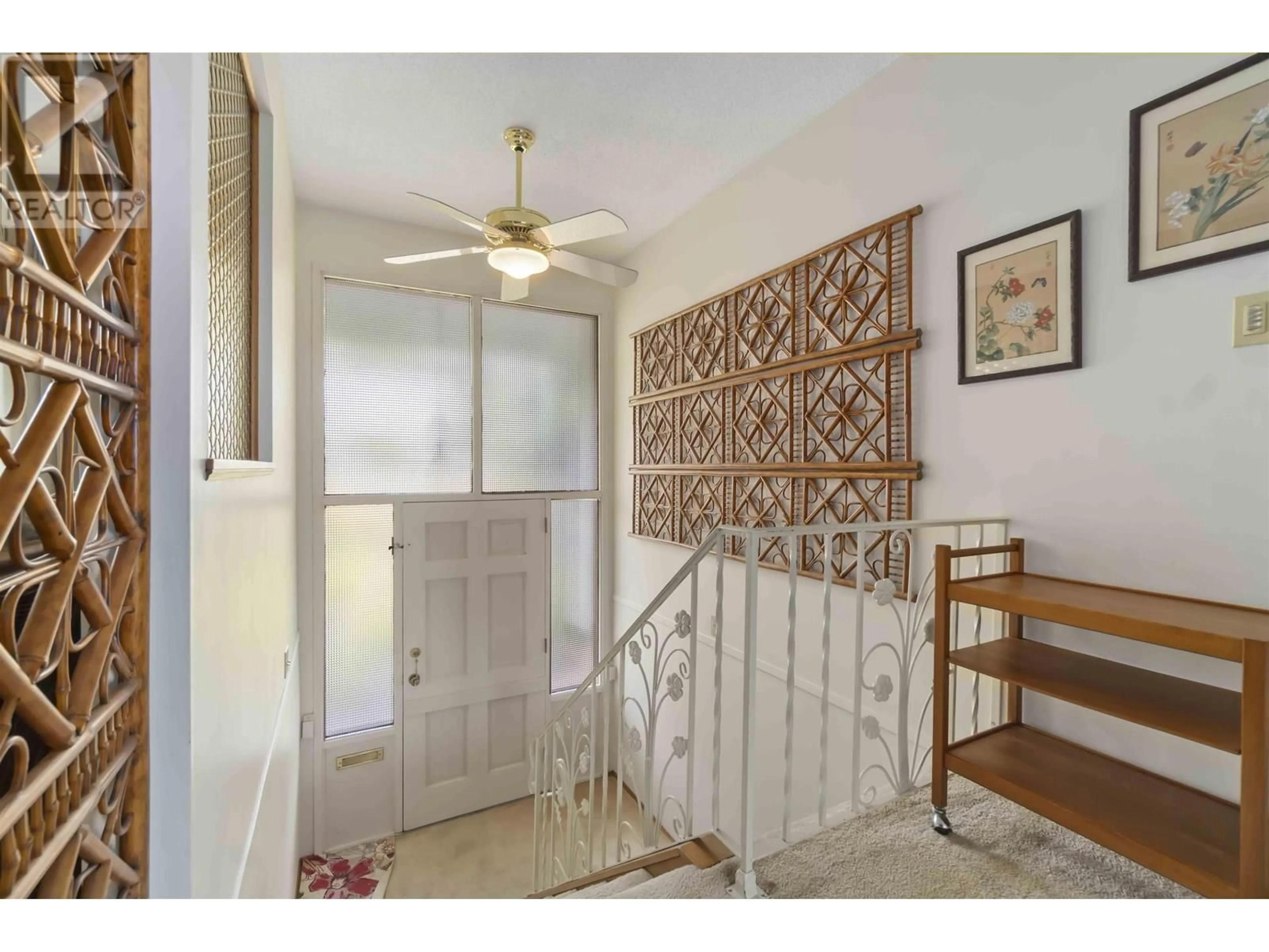 Indoor entryway for 2171 DUTHIE AVENUE, Burnaby British Columbia V5A2S1
